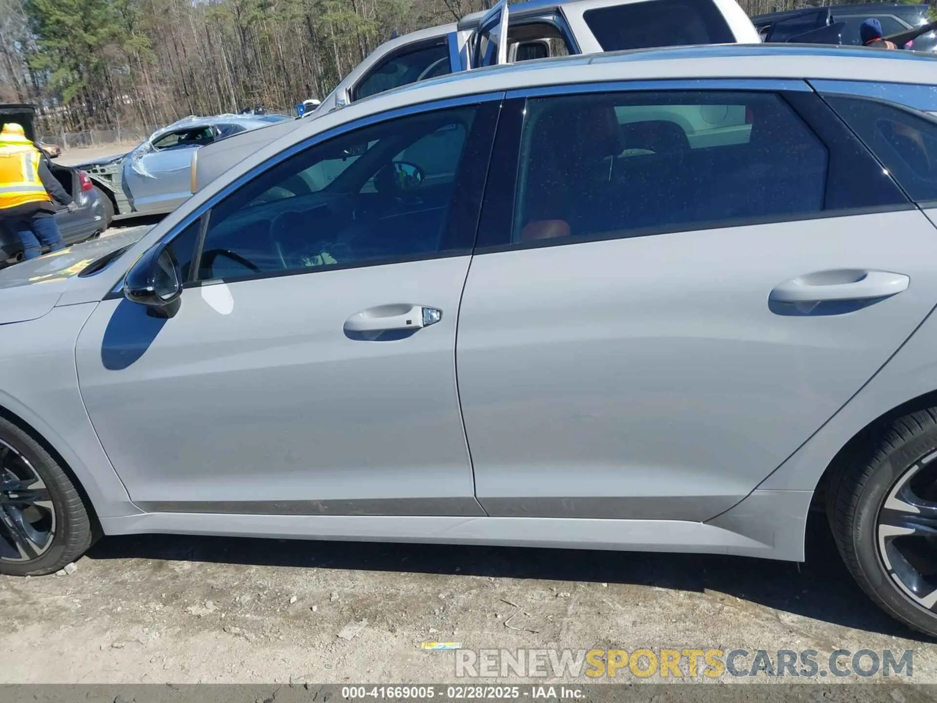 14 fotografías del automóvil dañado 5XXG64J28RG260436 KIA K5 2024