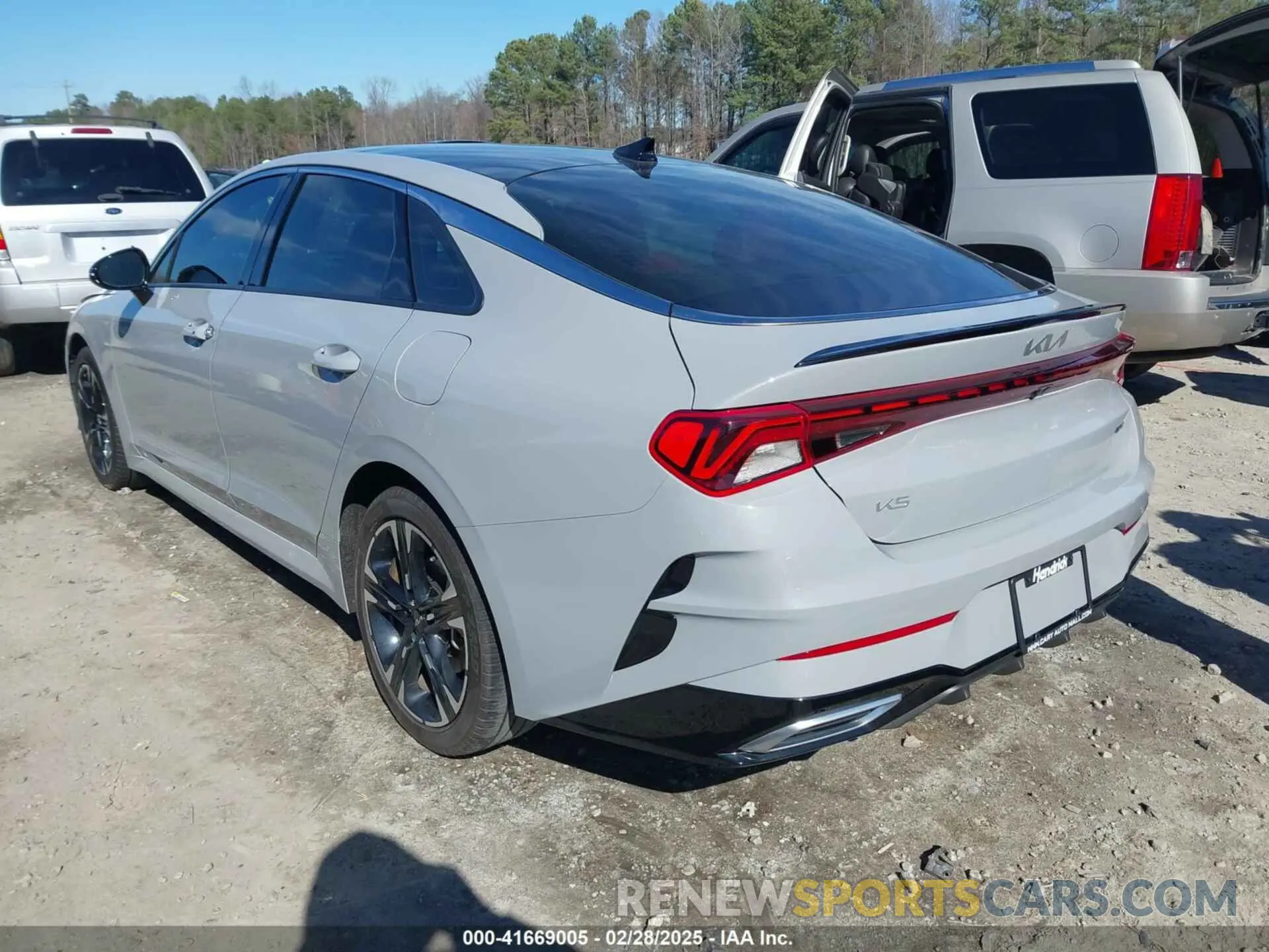 3 fotografías del automóvil dañado 5XXG64J28RG260436 KIA K5 2024