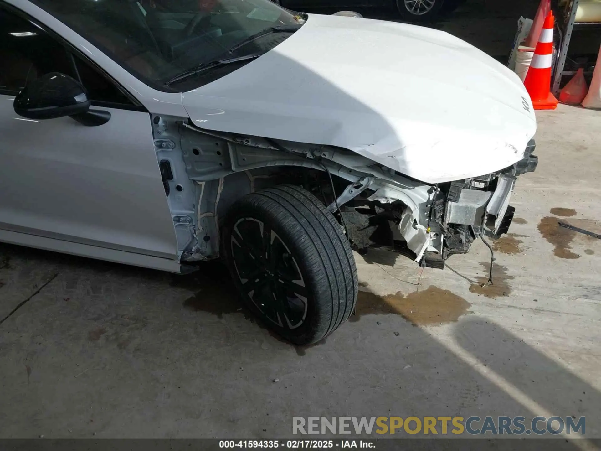 18 fotografías del automóvil dañado 5XXG64J2XRG239684 KIA K5 2024