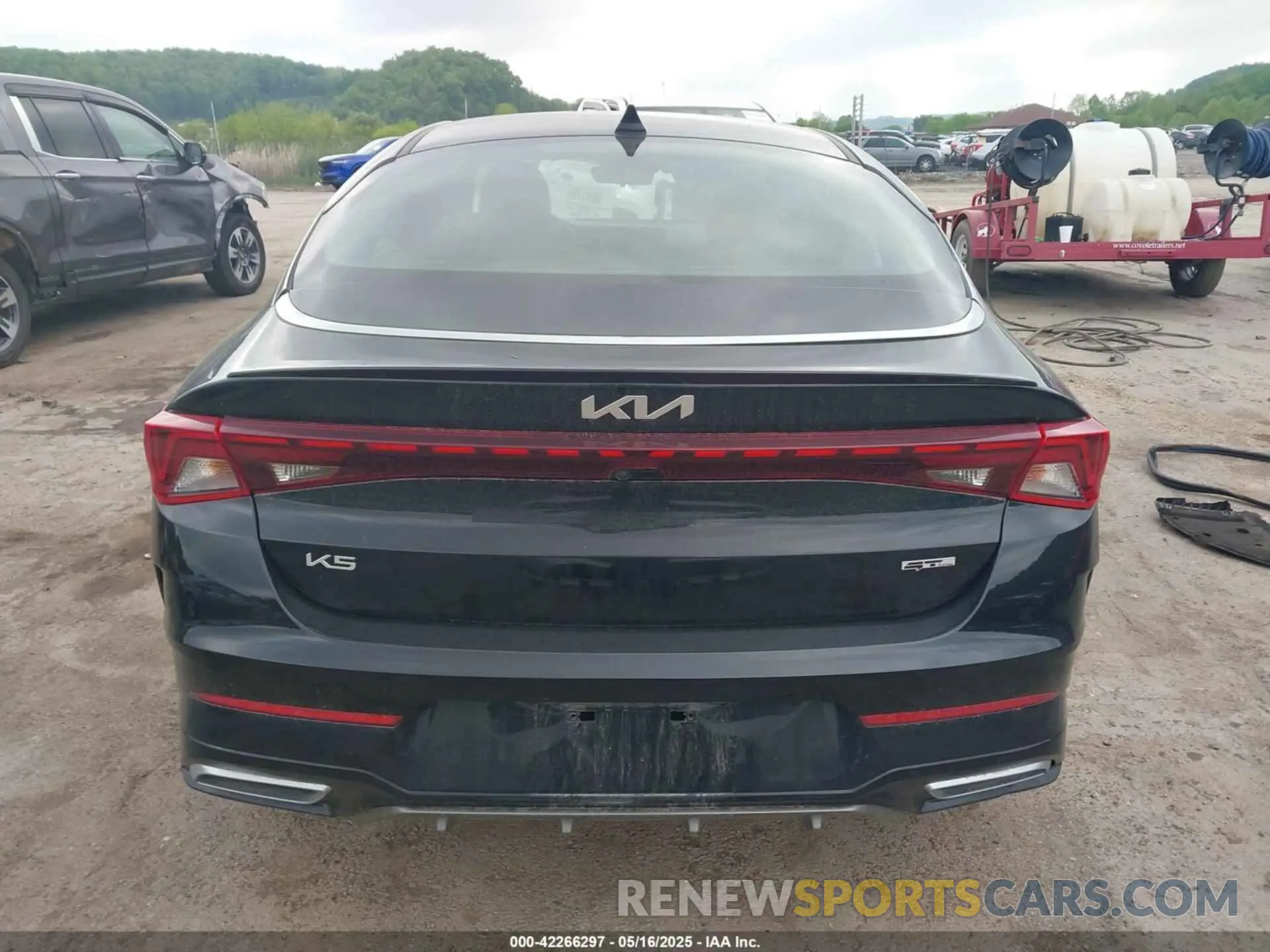 17 fotografías del automóvil dañado 5XXG64J2XRG247526 KIA K5 2024