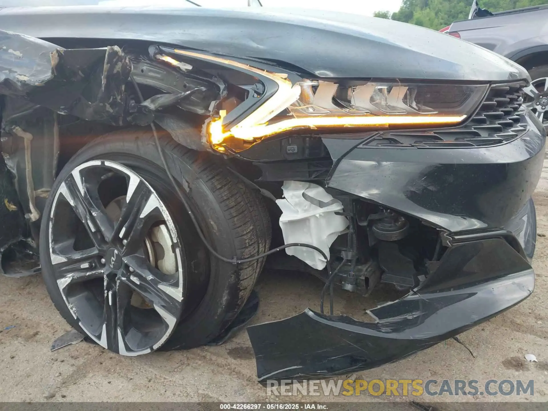 19 fotografías del automóvil dañado 5XXG64J2XRG247526 KIA K5 2024
