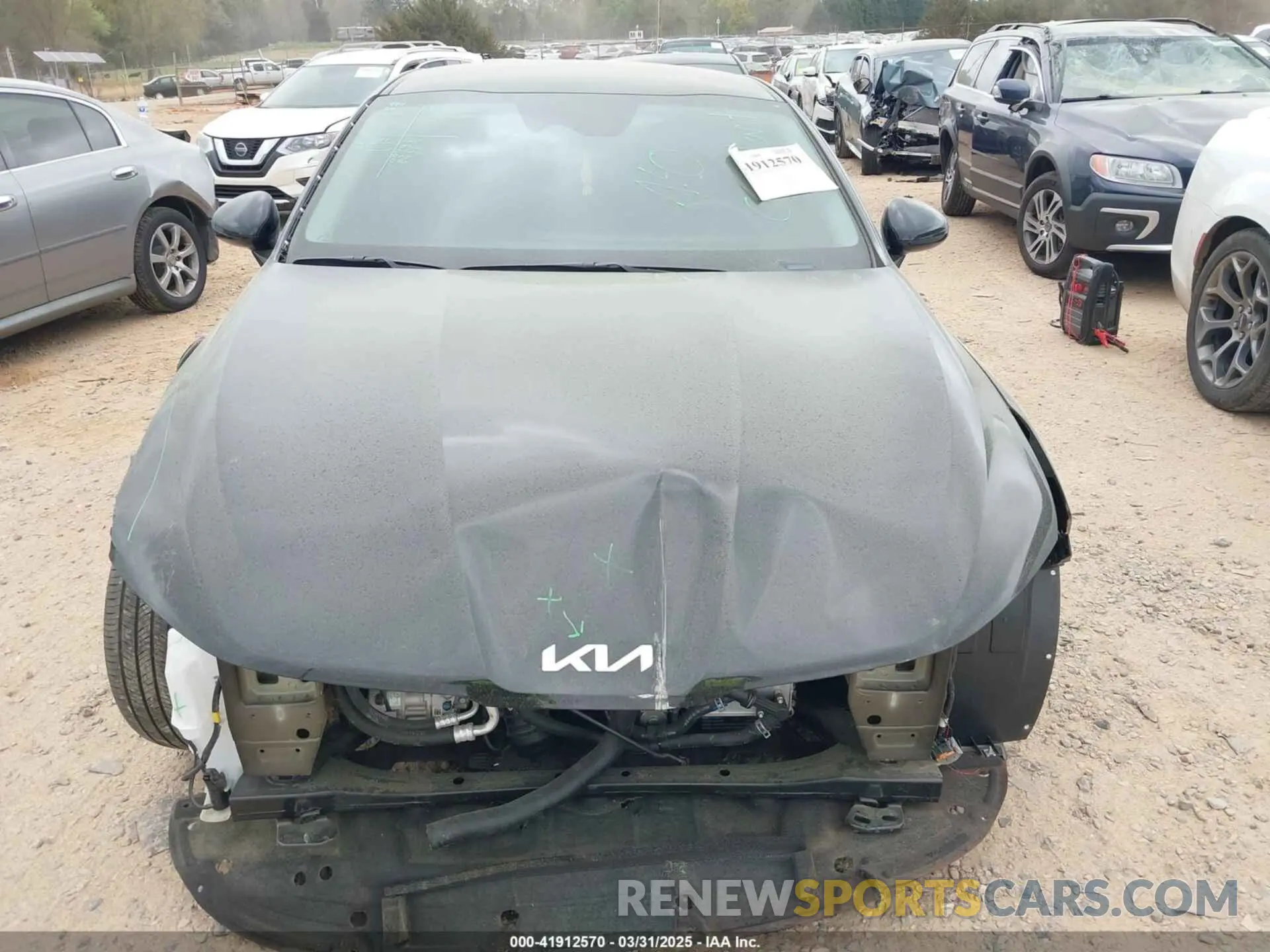 13 fotografías del automóvil dañado KNAG24J72S5275769 KIA K5 2025