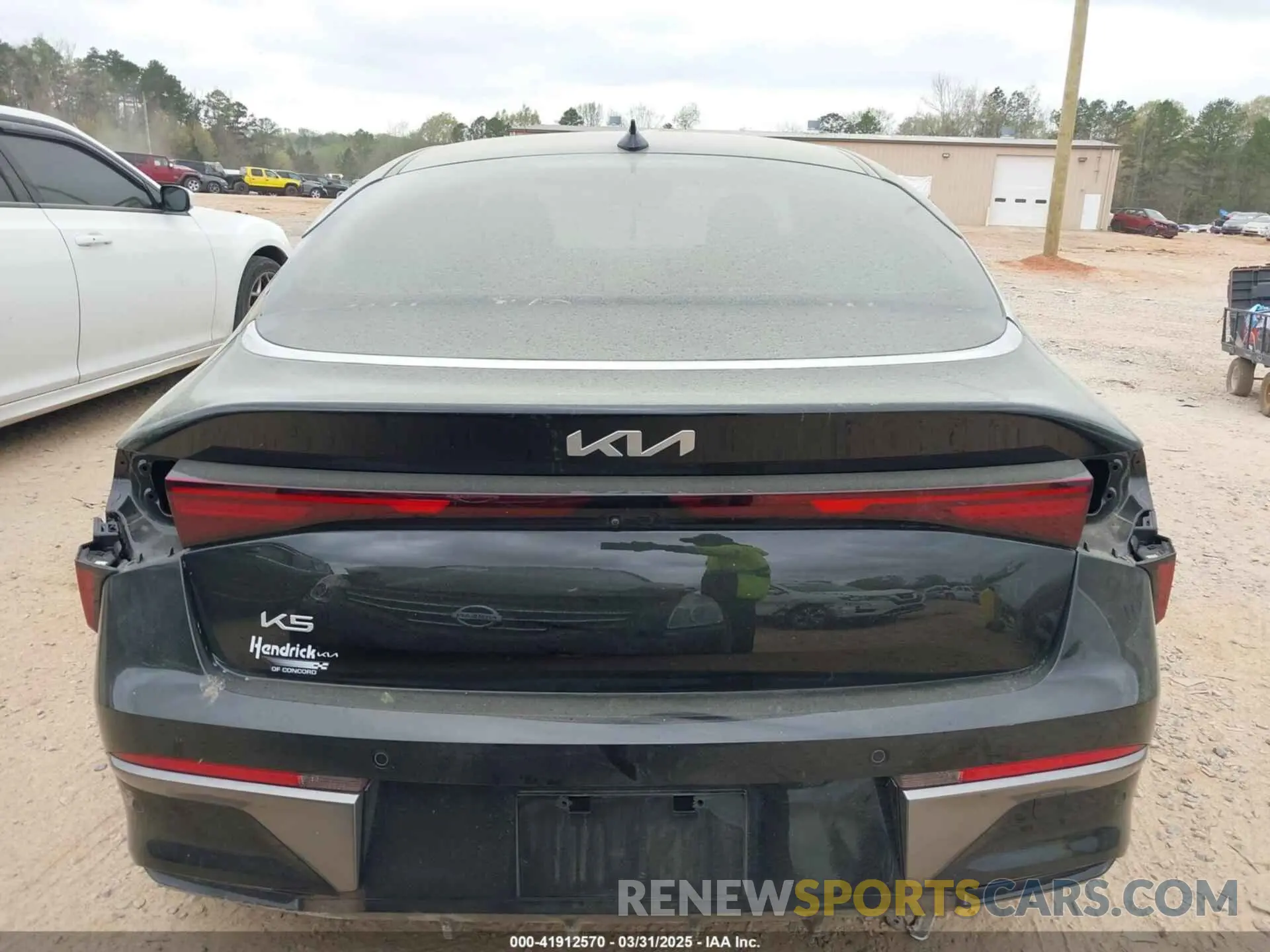 17 fotografías del automóvil dañado KNAG24J72S5275769 KIA K5 2025