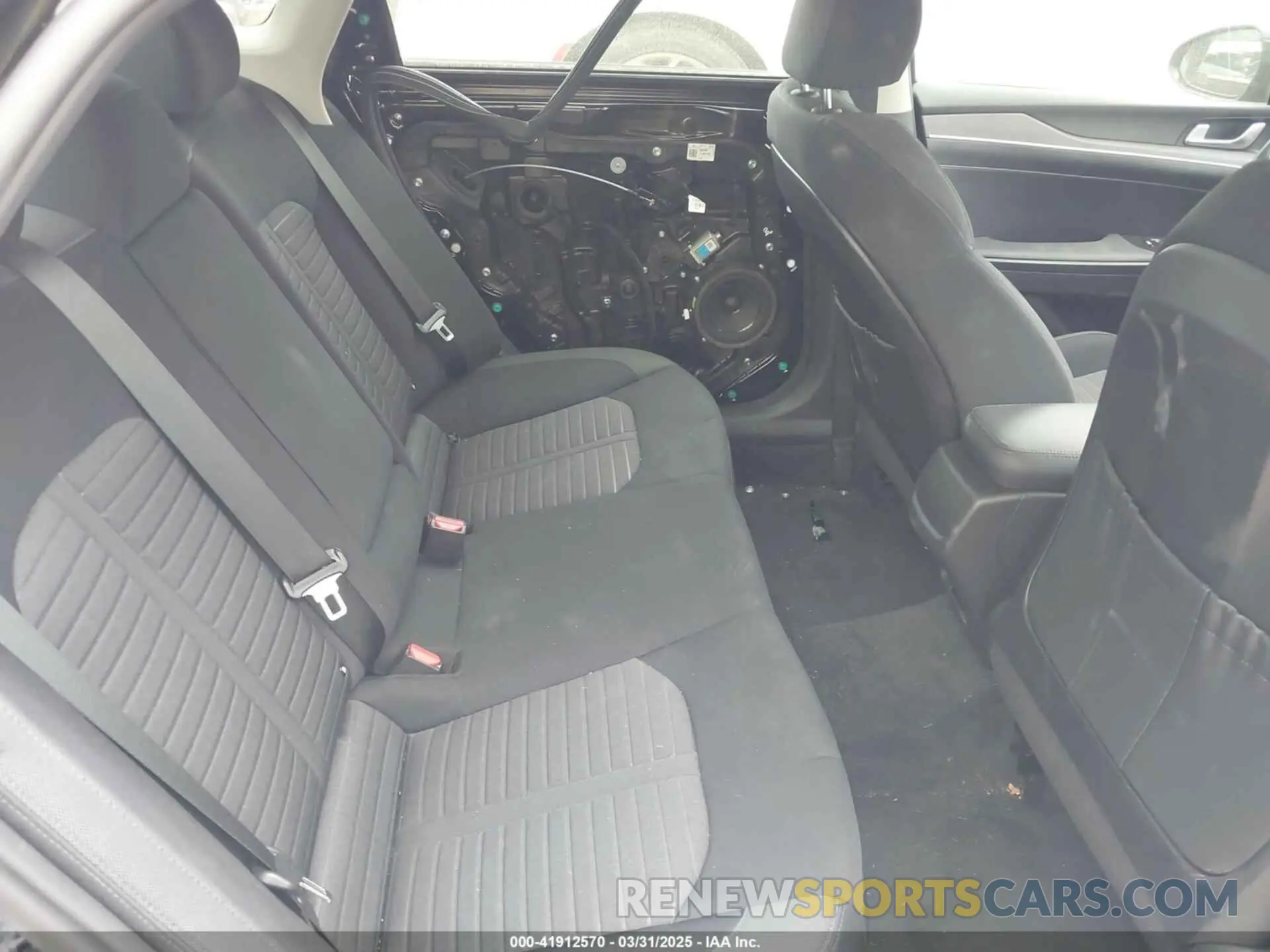 8 fotografías del automóvil dañado KNAG24J72S5275769 KIA K5 2025