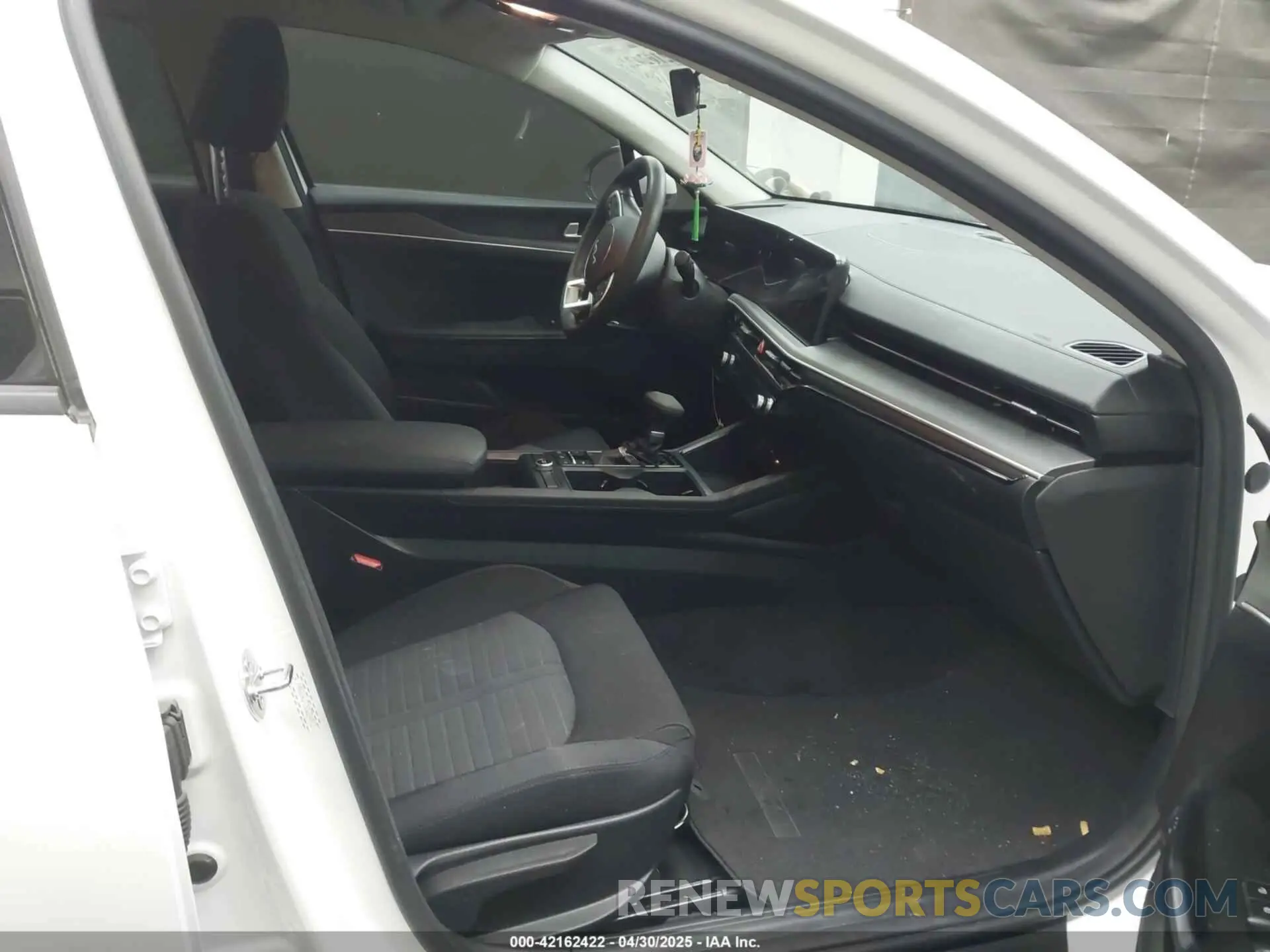 5 fotografías del automóvil dañado KNAG24J72S5284973 KIA K5 2025