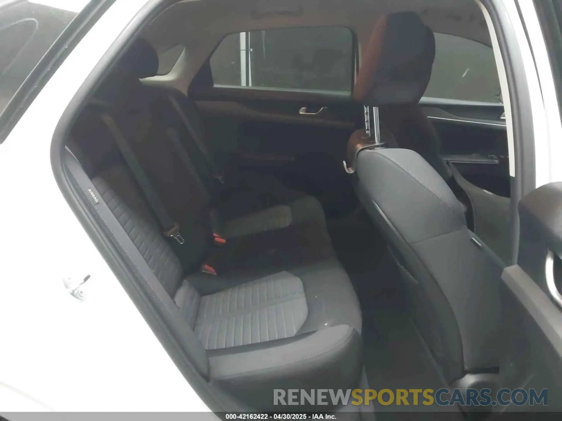 8 fotografías del automóvil dañado KNAG24J72S5284973 KIA K5 2025