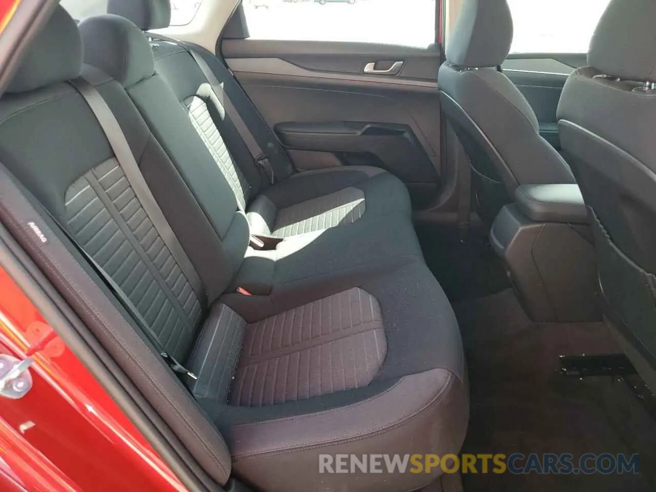 10 fotografías del automóvil dañado KNAG24J74S5327922 KIA K5 2025