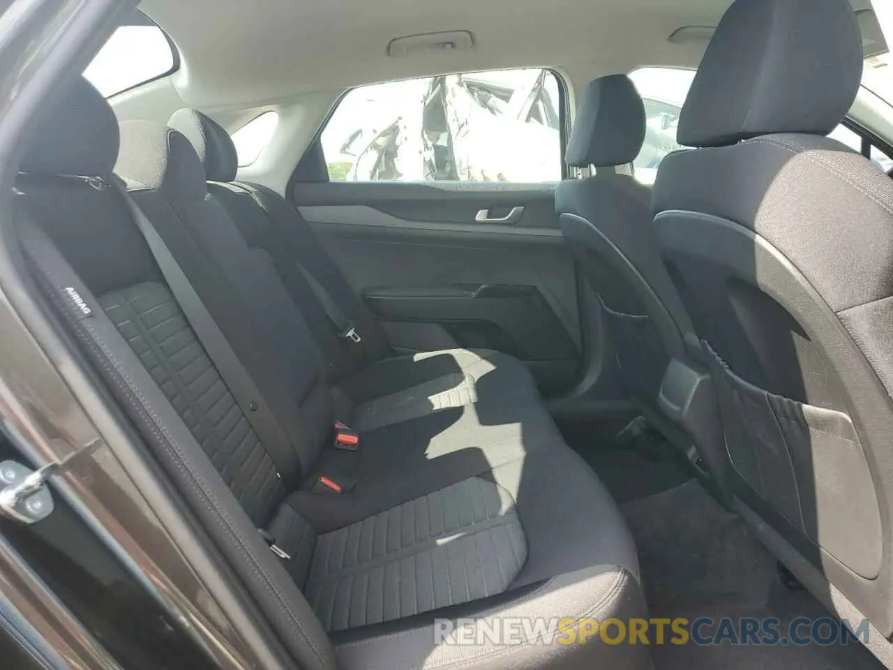 10 fotografías del automóvil dañado KNAG24J74S5346969 KIA K5 2025