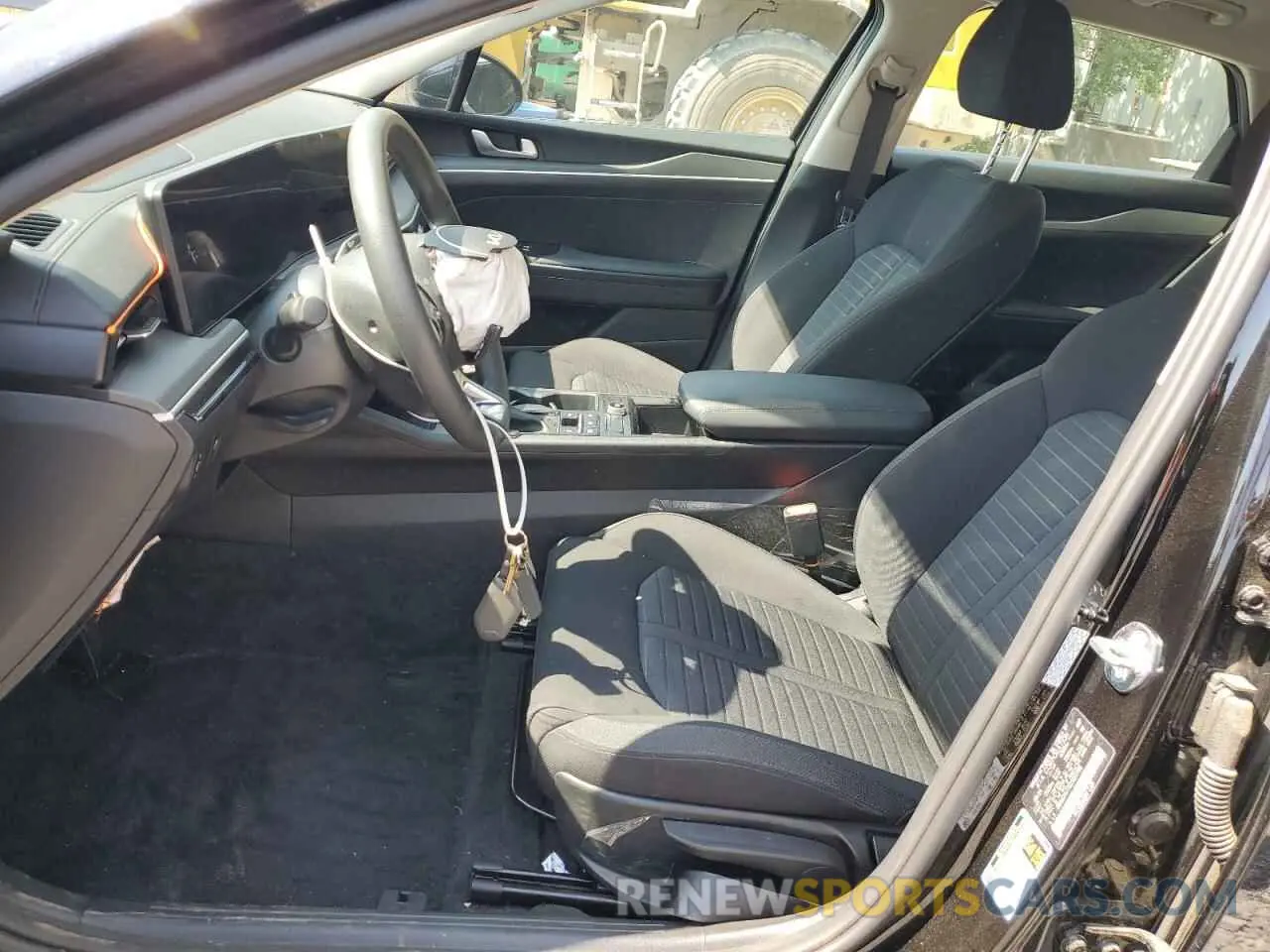 7 fotografías del automóvil dañado KNAG24J75S5321708 KIA K5 2025