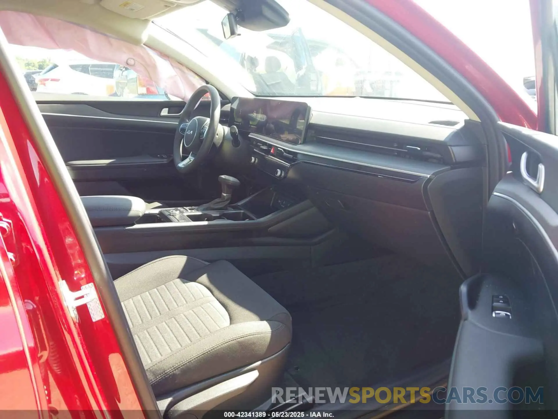 5 fotografías del automóvil dañado KNAG24J77S5289697 KIA K5 2025