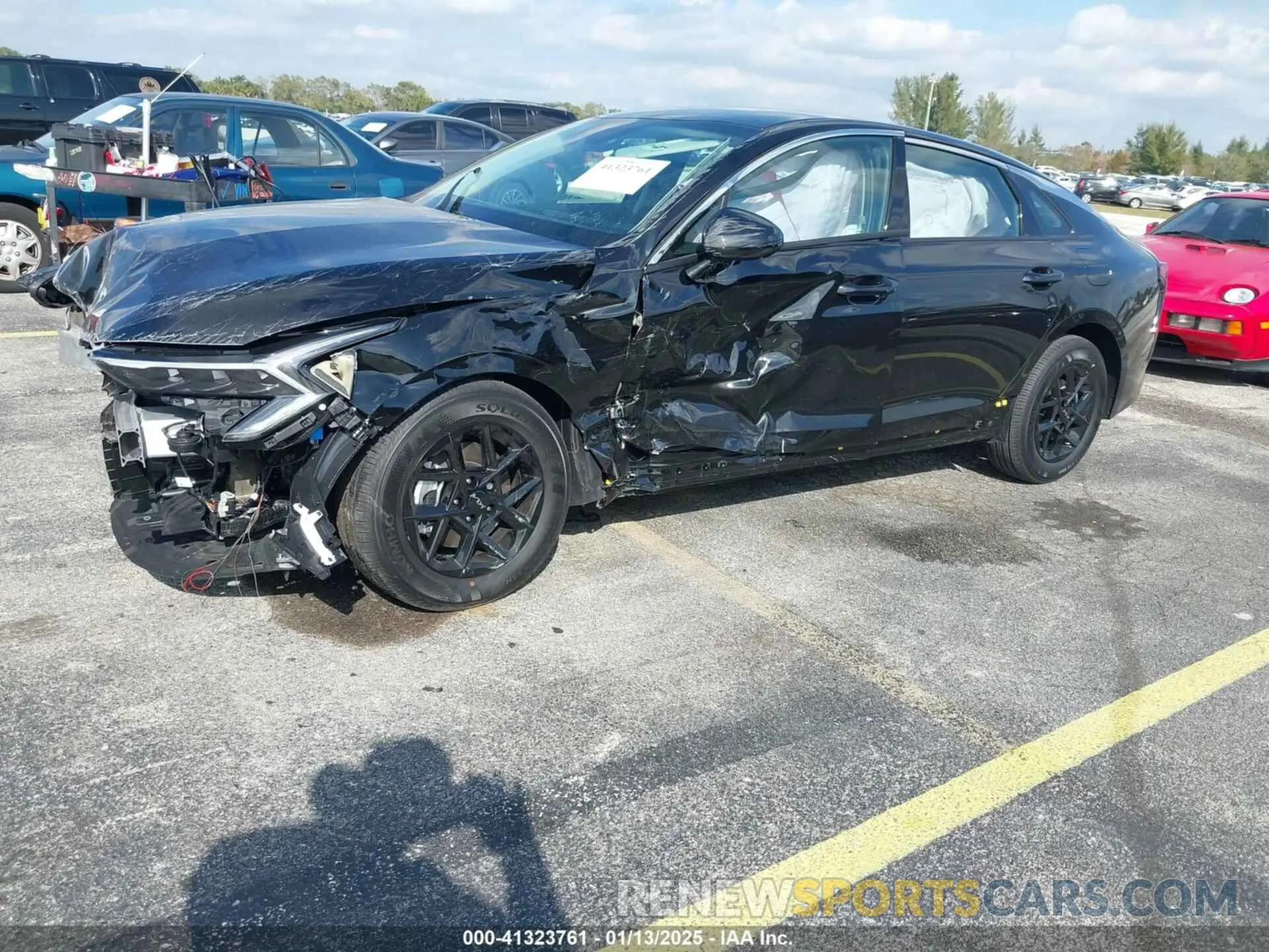 2 fotografías del automóvil dañado KNAG24J79S5331626 KIA K5 2025