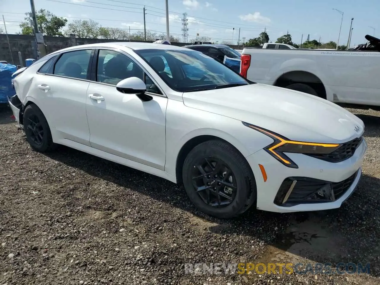 4 fotografías del automóvil dañado KNAG24J79S5345560 KIA K5 2025