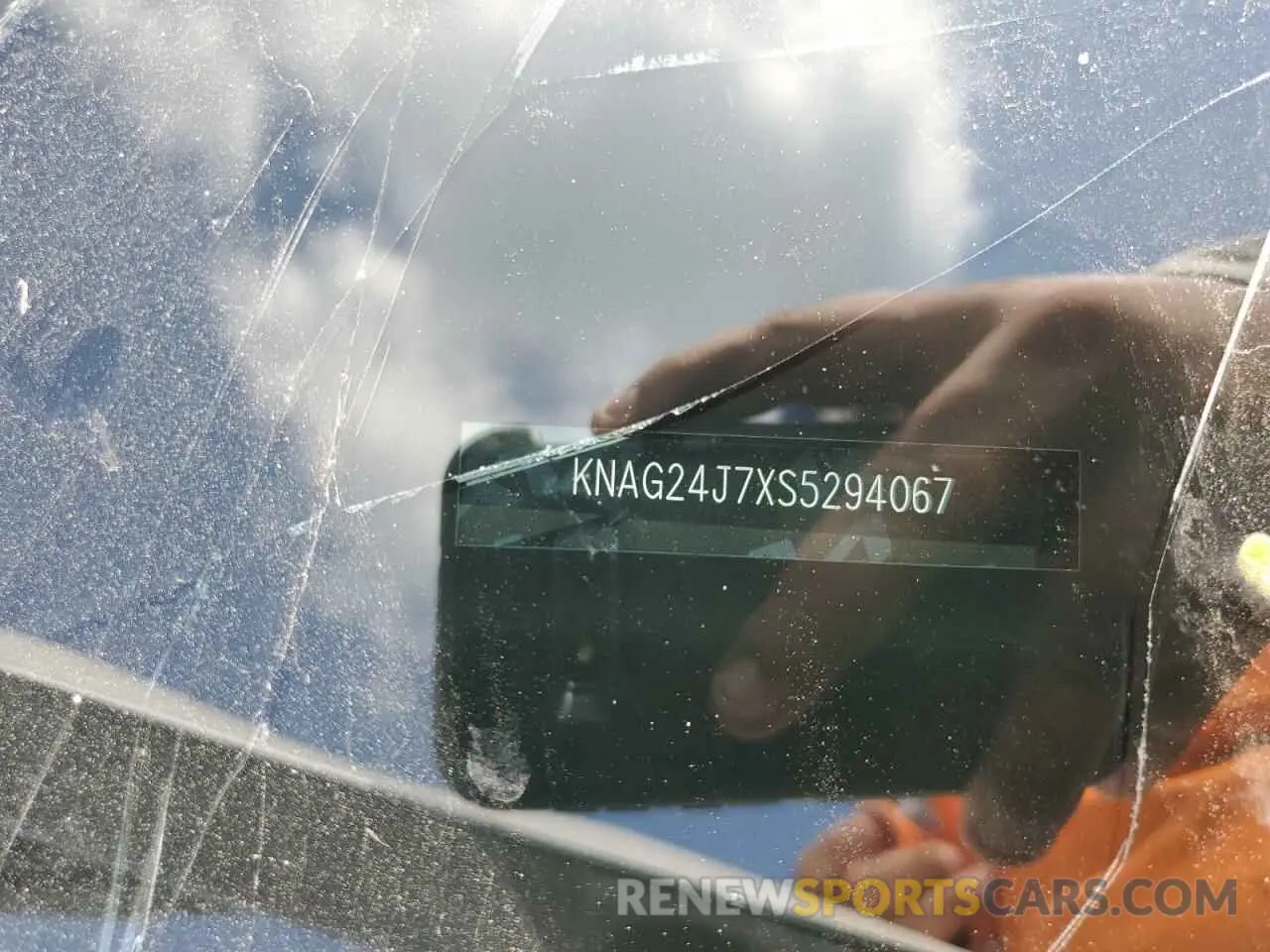 12 fotografías del automóvil dañado KNAG24J7XS5294067 KIA K5 2025