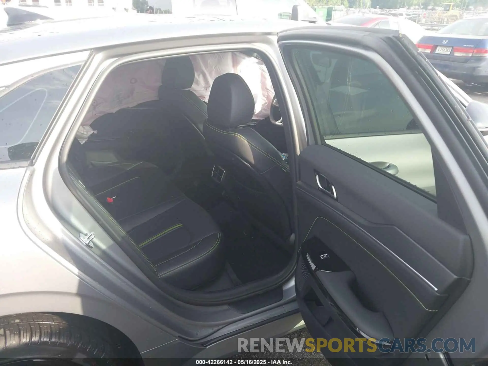 8 fotografías del automóvil dañado KNAG44J81S5322597 KIA K5 2025