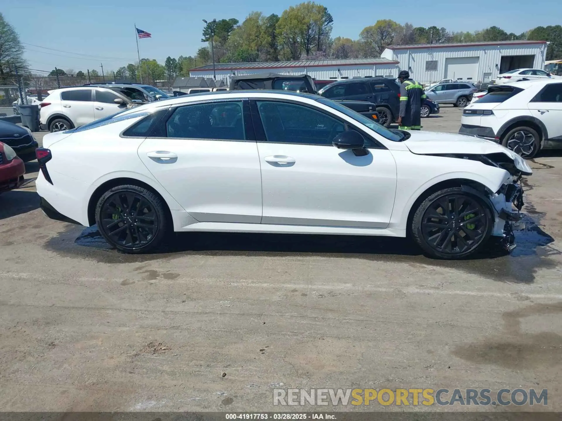 13 fotografías del automóvil dañado KNAG44J85S5332761 KIA K5 2025