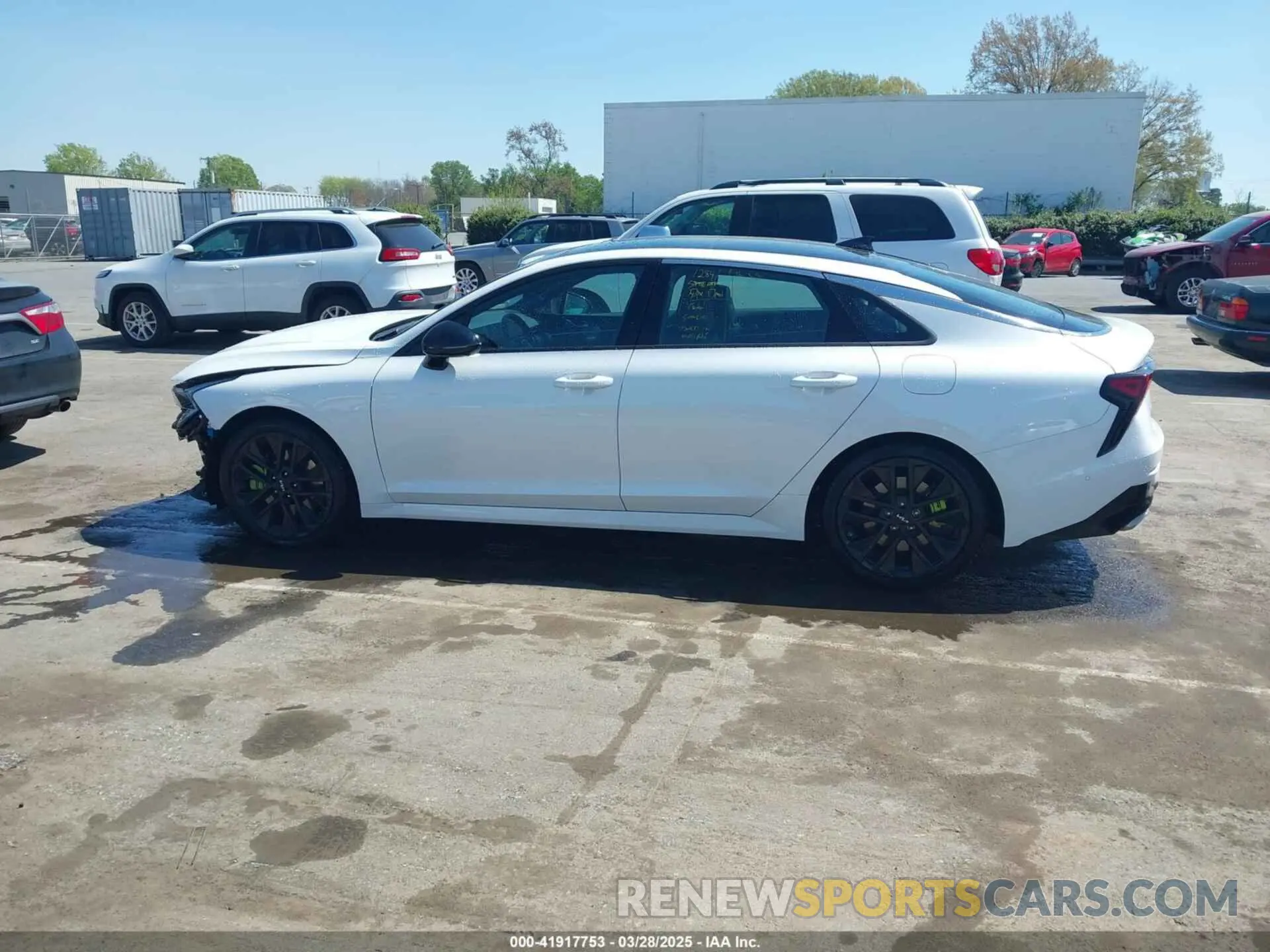 14 fotografías del automóvil dañado KNAG44J85S5332761 KIA K5 2025