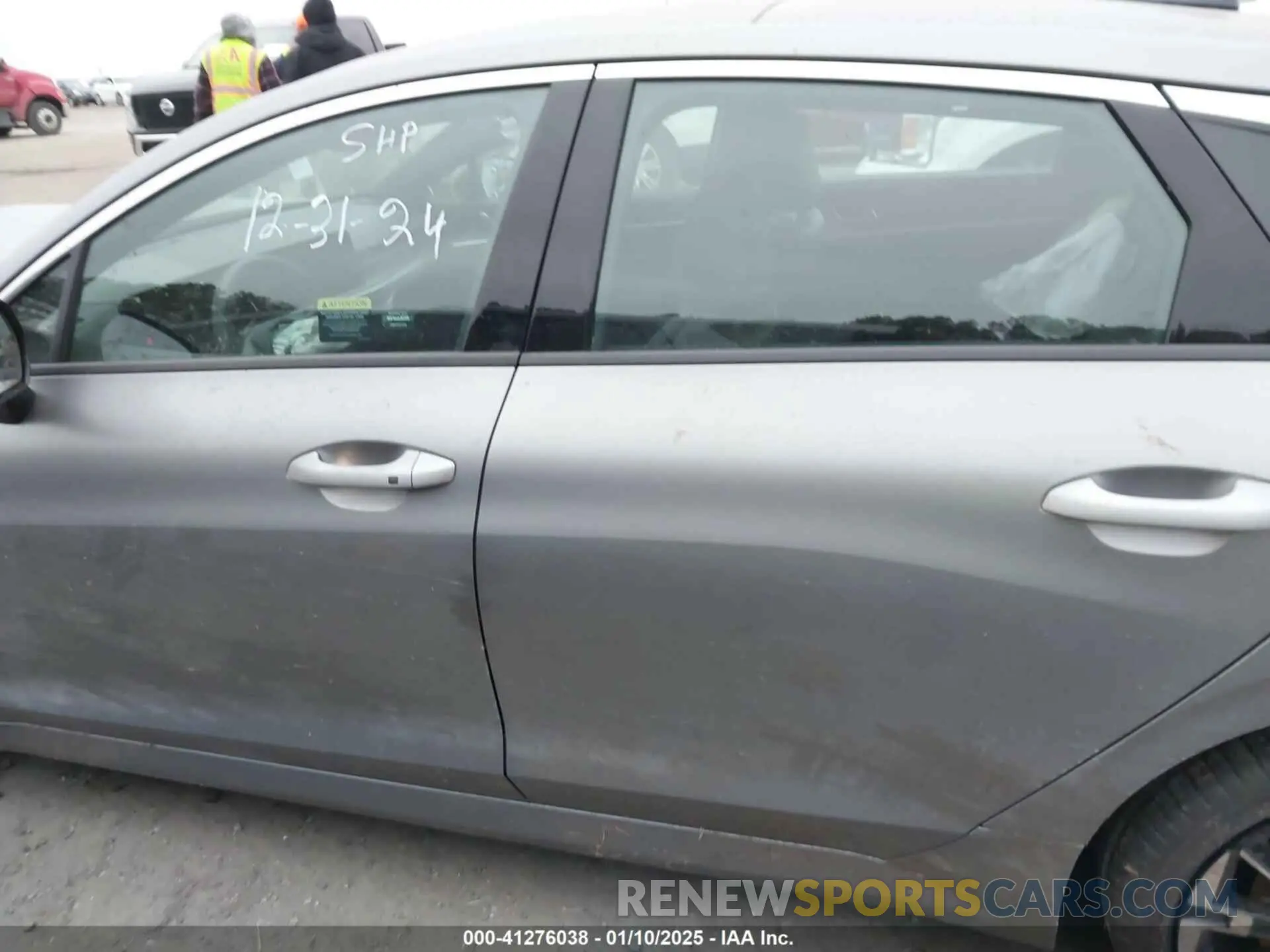 14 fotografías del automóvil dañado KNAG44J85S5333831 KIA K5 2025