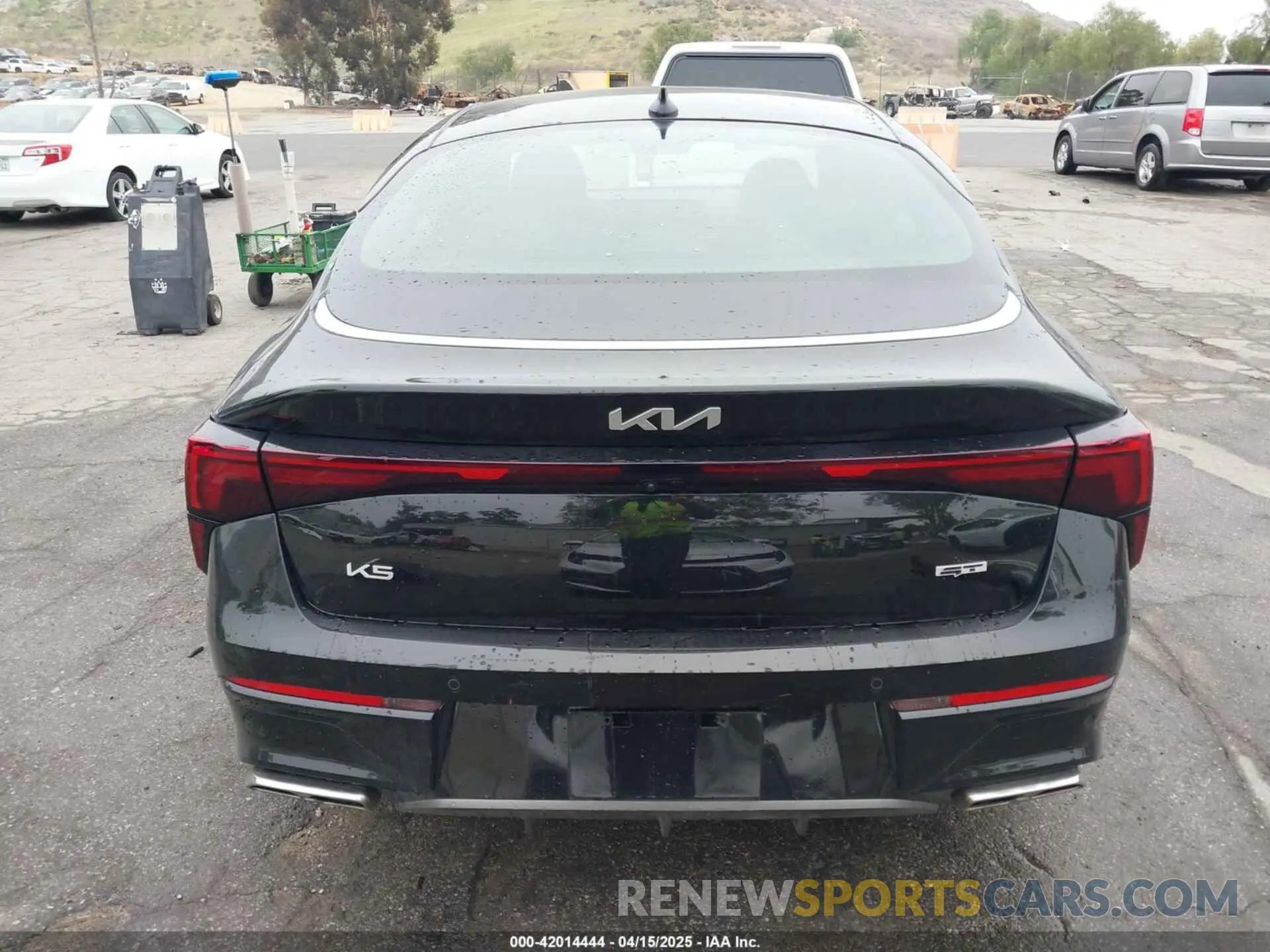 17 fotografías del automóvil dañado KNAG44J86S5321963 KIA K5 2025