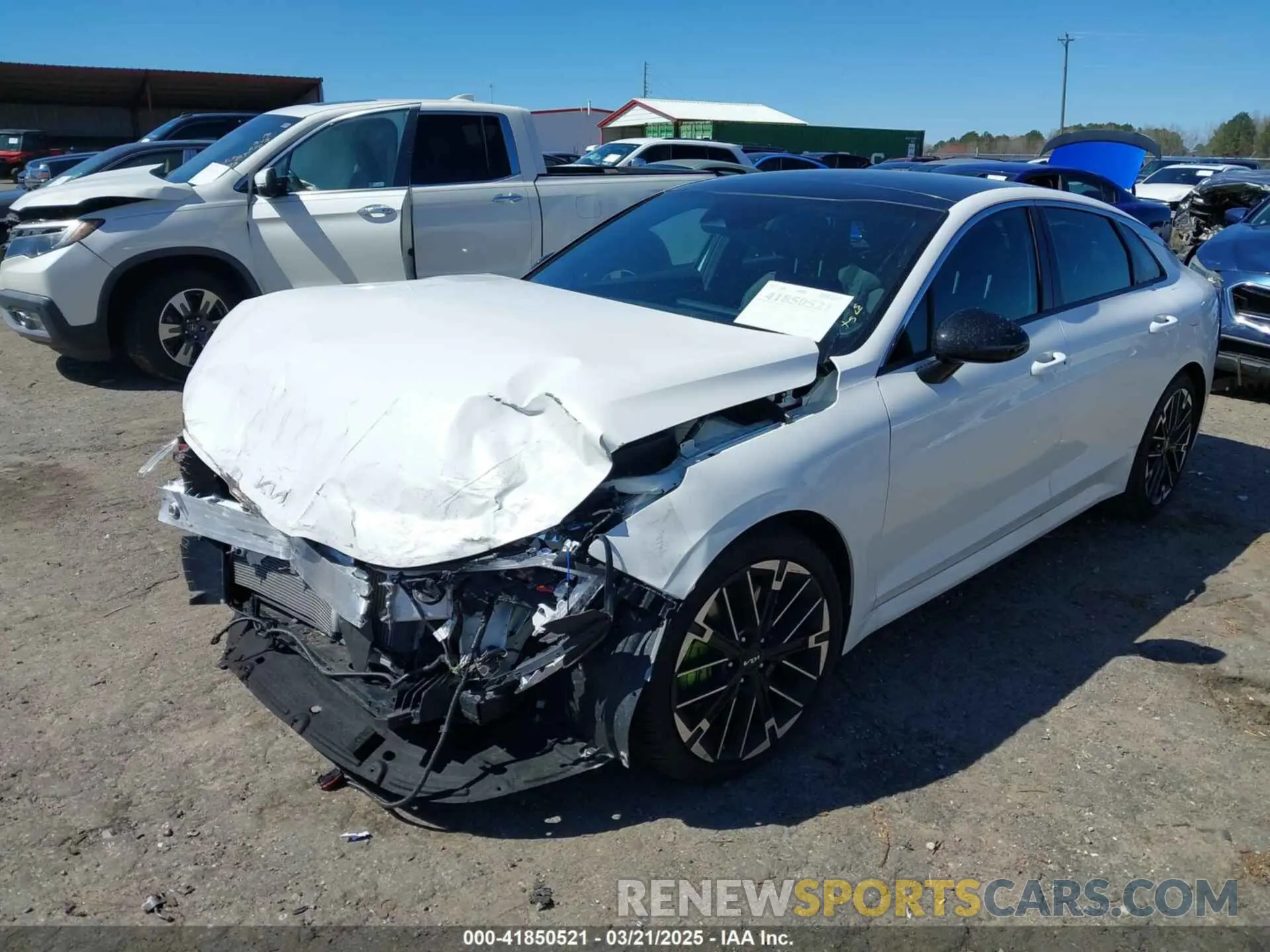 2 fotografías del automóvil dañado KNAG44J8XS5298798 KIA K5 2025