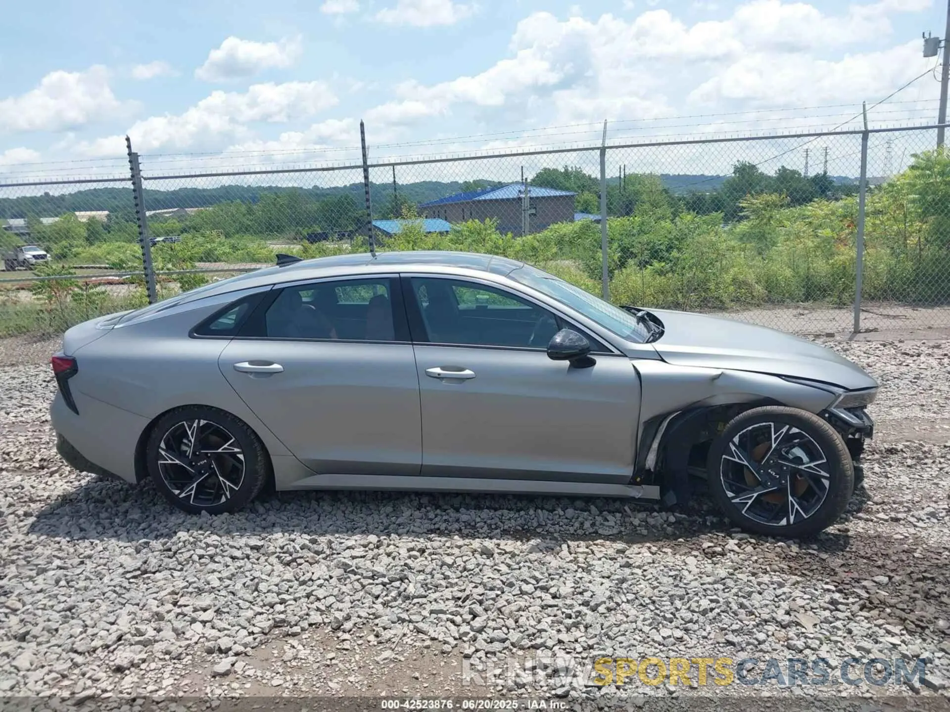 14 fotografías del automóvil dañado KNAG64J71S5319121 KIA K5 2025