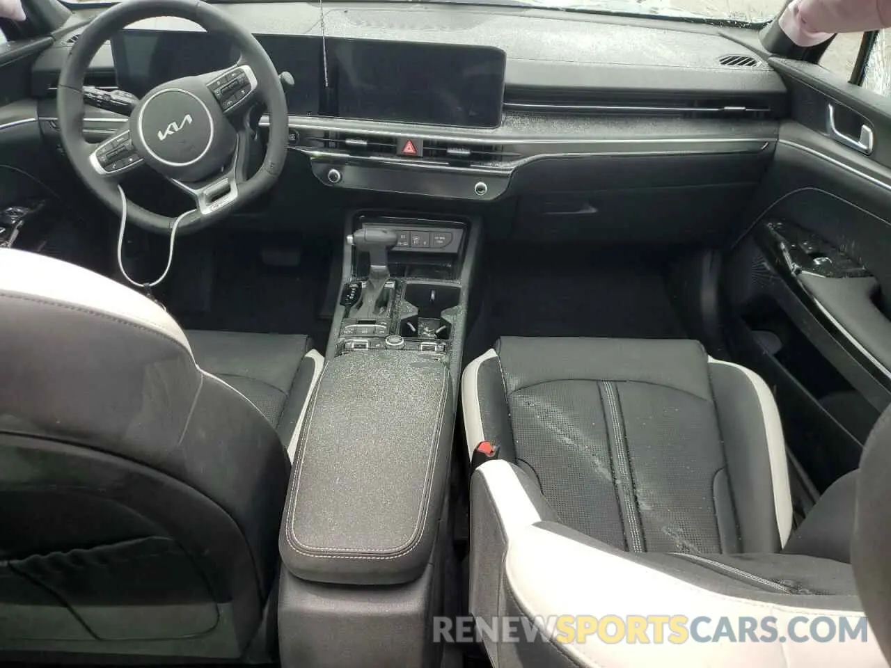 8 fotografías del automóvil dañado KNAG64J71S5350661 KIA K5 2025