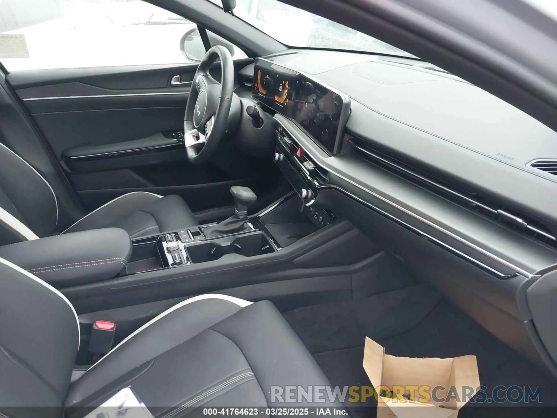 5 fotografías del automóvil dañado KNAG64J72S5272780 KIA K5 2025
