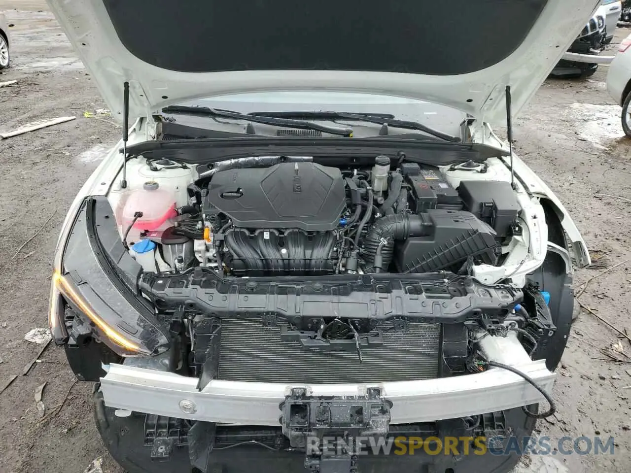 13 fotografías del automóvil dañado KNAG64J72S5296836 KIA K5 2025