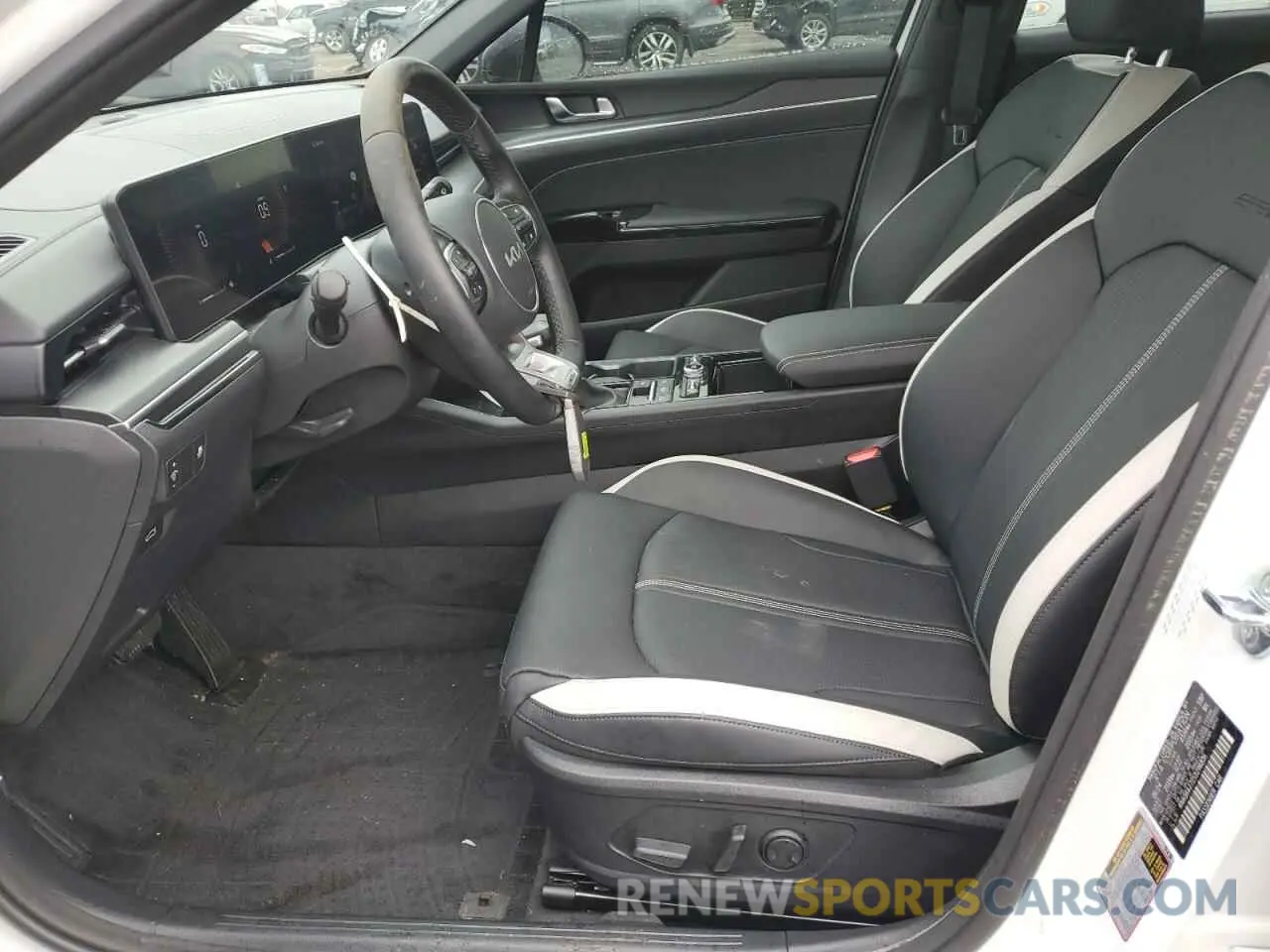 7 fotografías del automóvil dañado KNAG64J72S5296836 KIA K5 2025