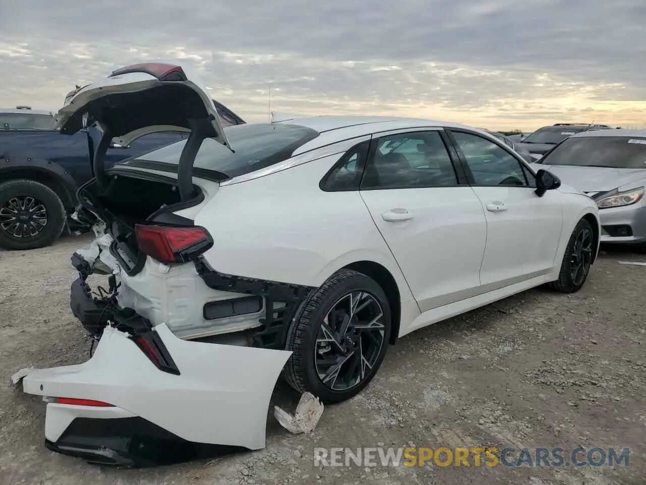 3 fotografías del automóvil dañado KNAG64J72S5301825 KIA K5 2025