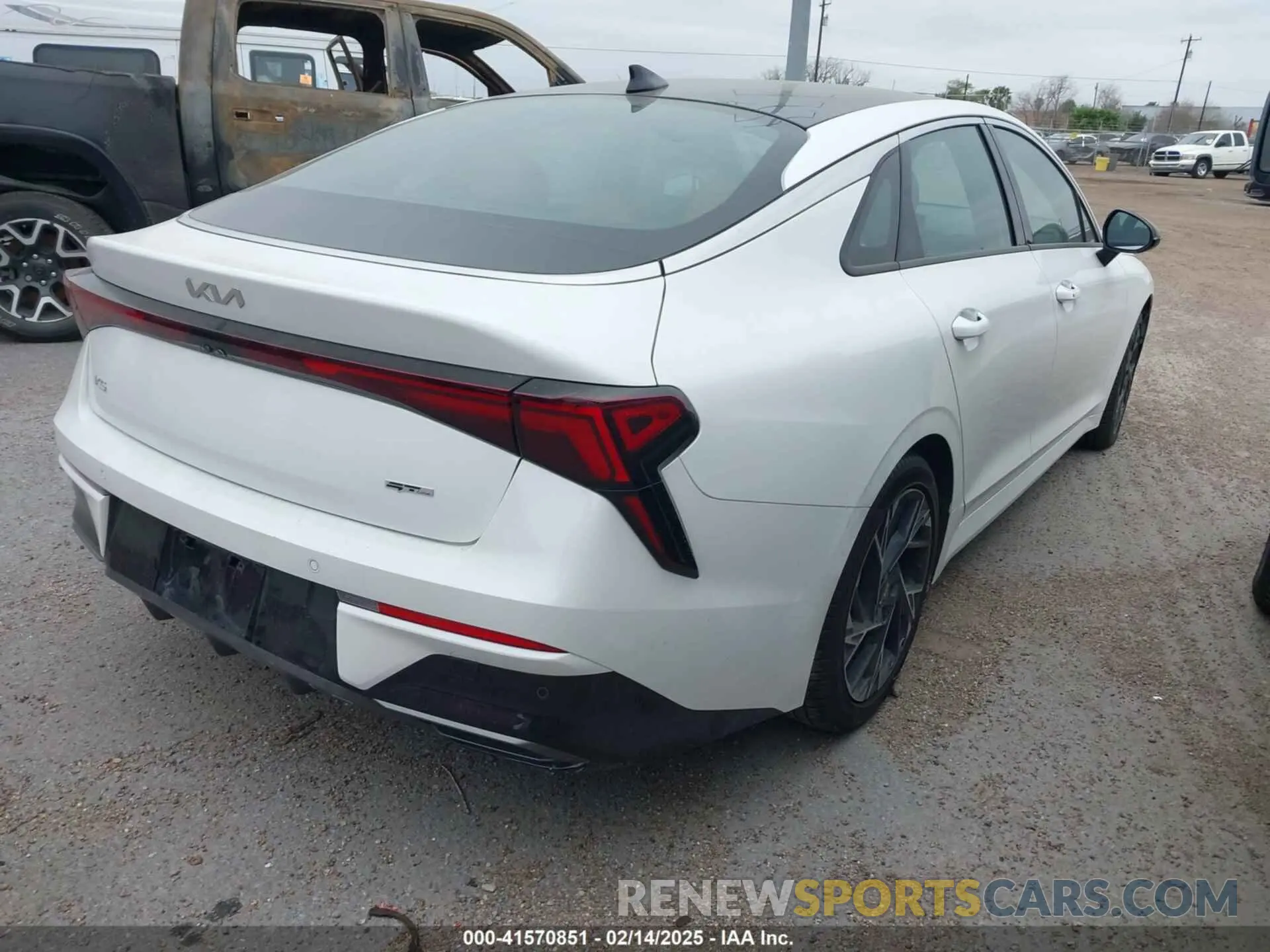 4 fotografías del automóvil dañado KNAG64J72S5305308 KIA K5 2025