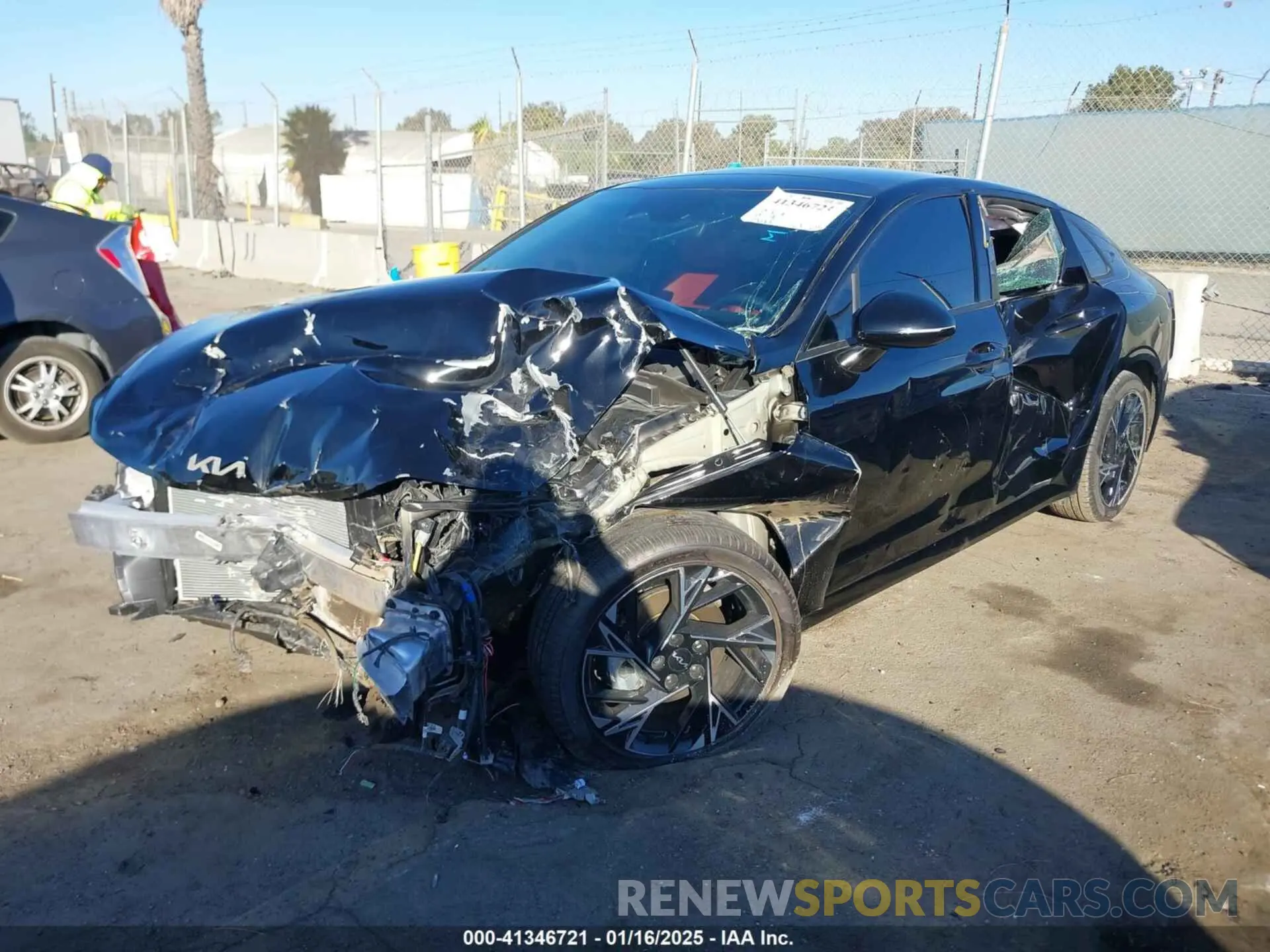 2 fotografías del automóvil dañado KNAG64J72S5323596 KIA K5 2025