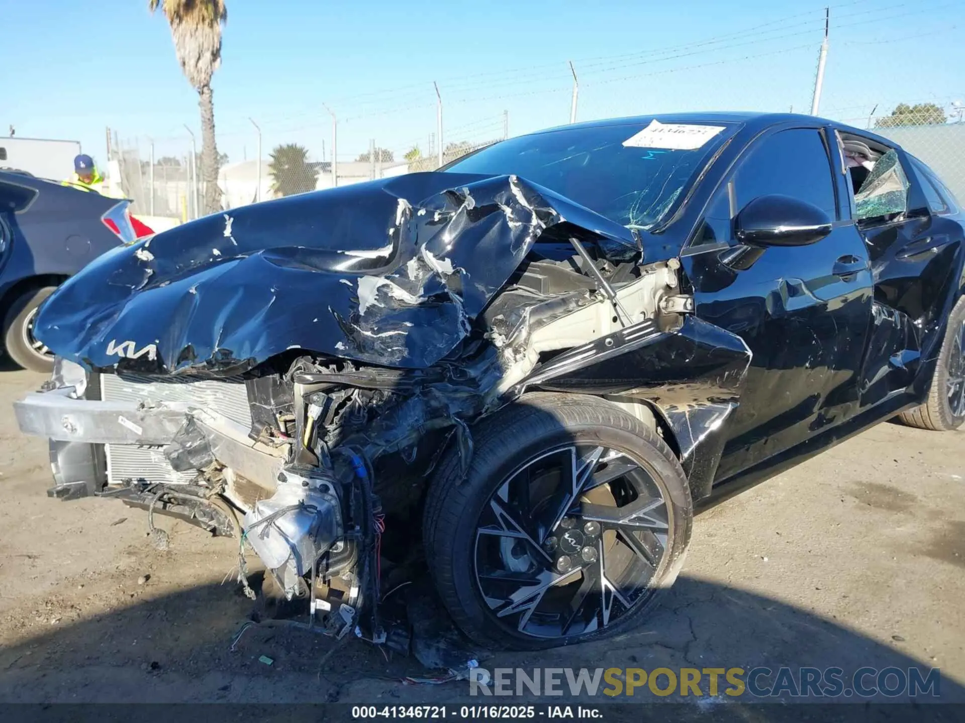 6 fotografías del automóvil dañado KNAG64J72S5323596 KIA K5 2025