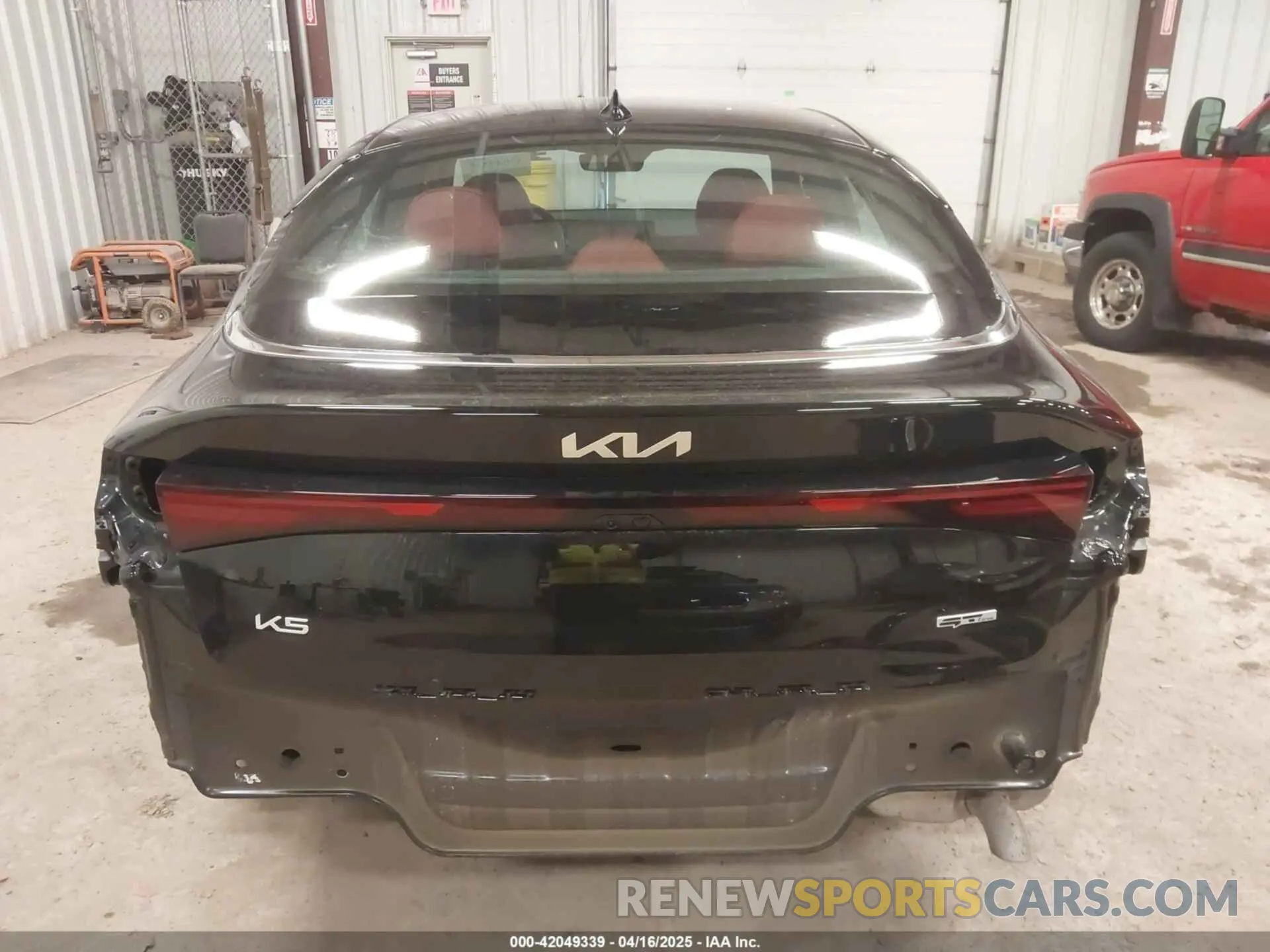 17 fotografías del automóvil dañado KNAG64J72S5325655 KIA K5 2025