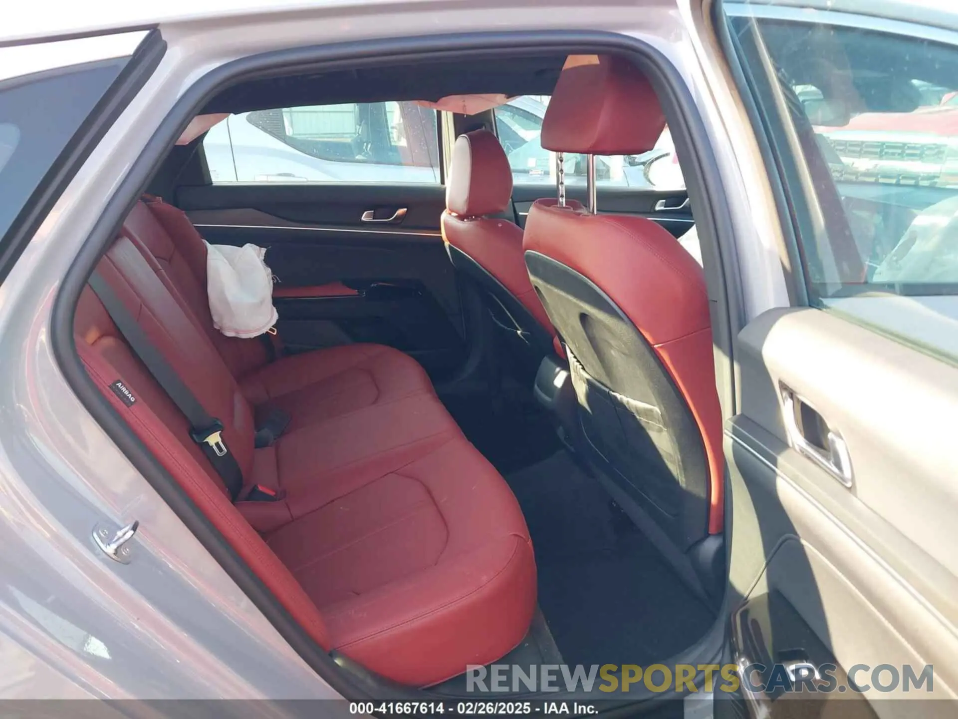 8 fotografías del automóvil dañado KNAG64J72S5334971 KIA K5 2025