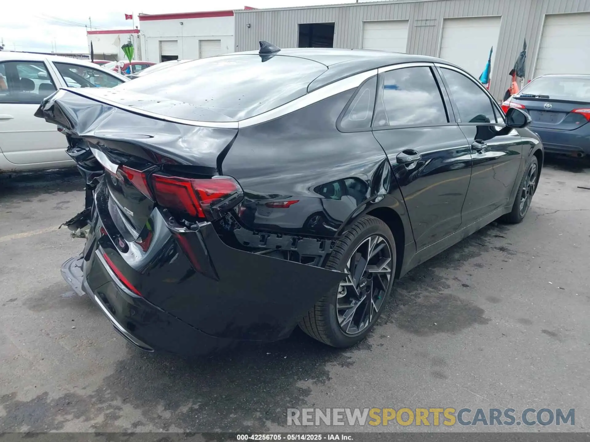4 fotografías del automóvil dañado KNAG64J72S5335635 KIA K5 2025