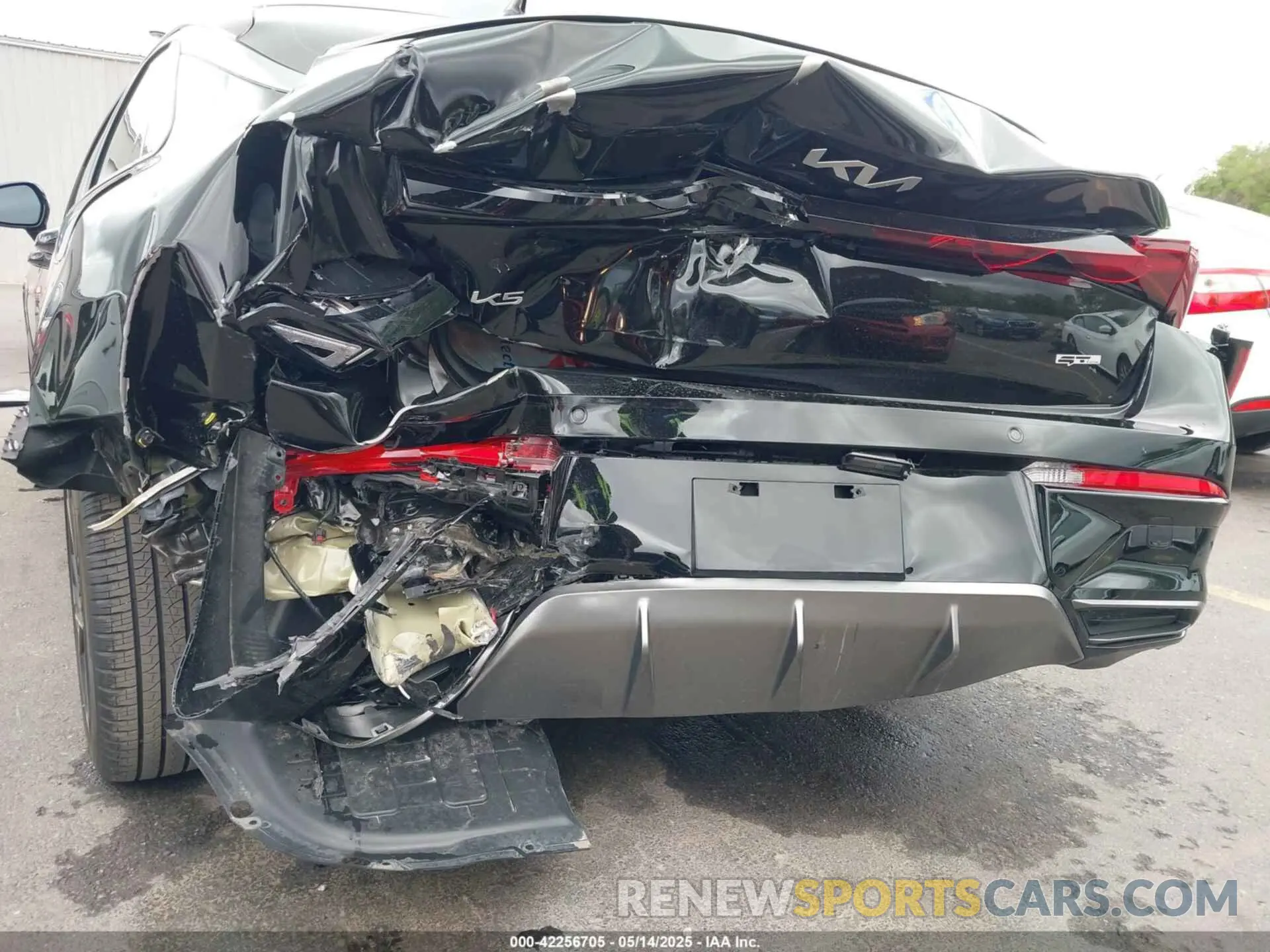 6 fotografías del automóvil dañado KNAG64J72S5335635 KIA K5 2025