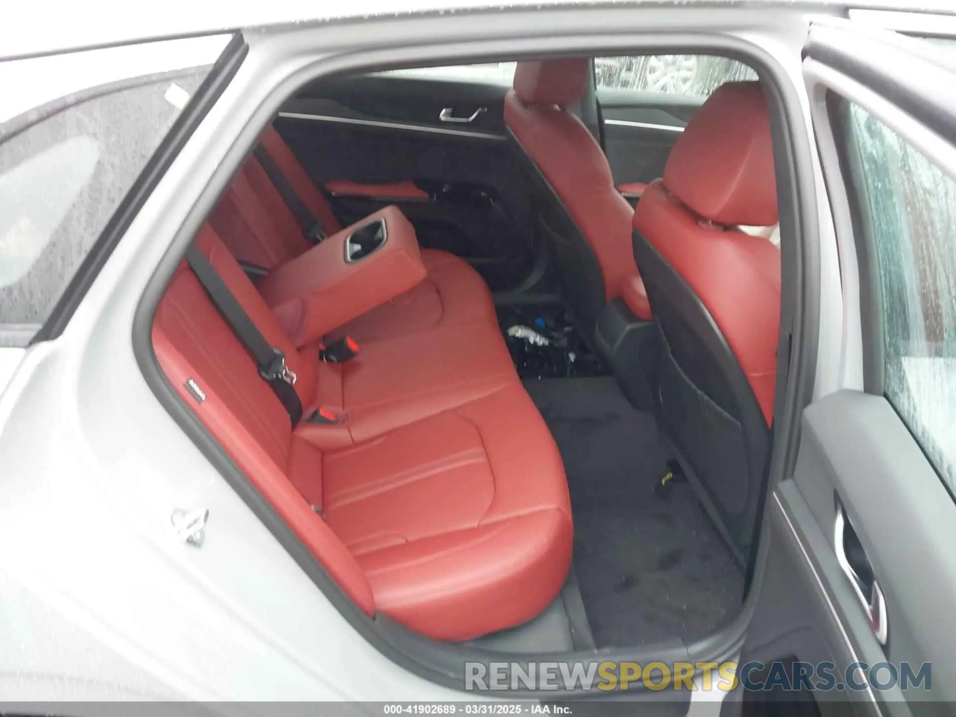8 fotografías del automóvil dañado KNAG64J72S5350412 KIA K5 2025