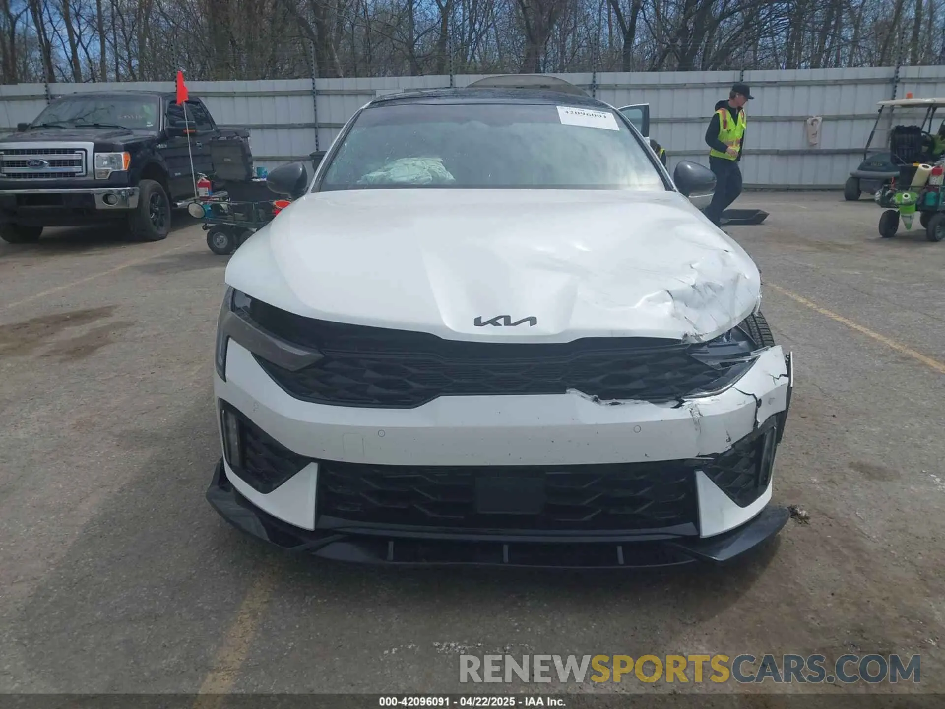 13 fotografías del automóvil dañado KNAG64J72S5357554 KIA K5 2025