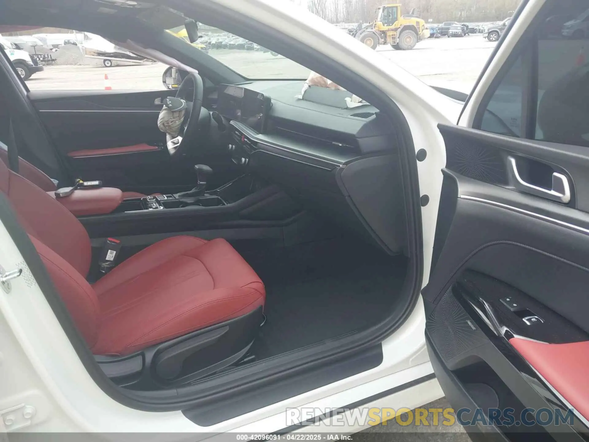 5 fotografías del automóvil dañado KNAG64J72S5357554 KIA K5 2025