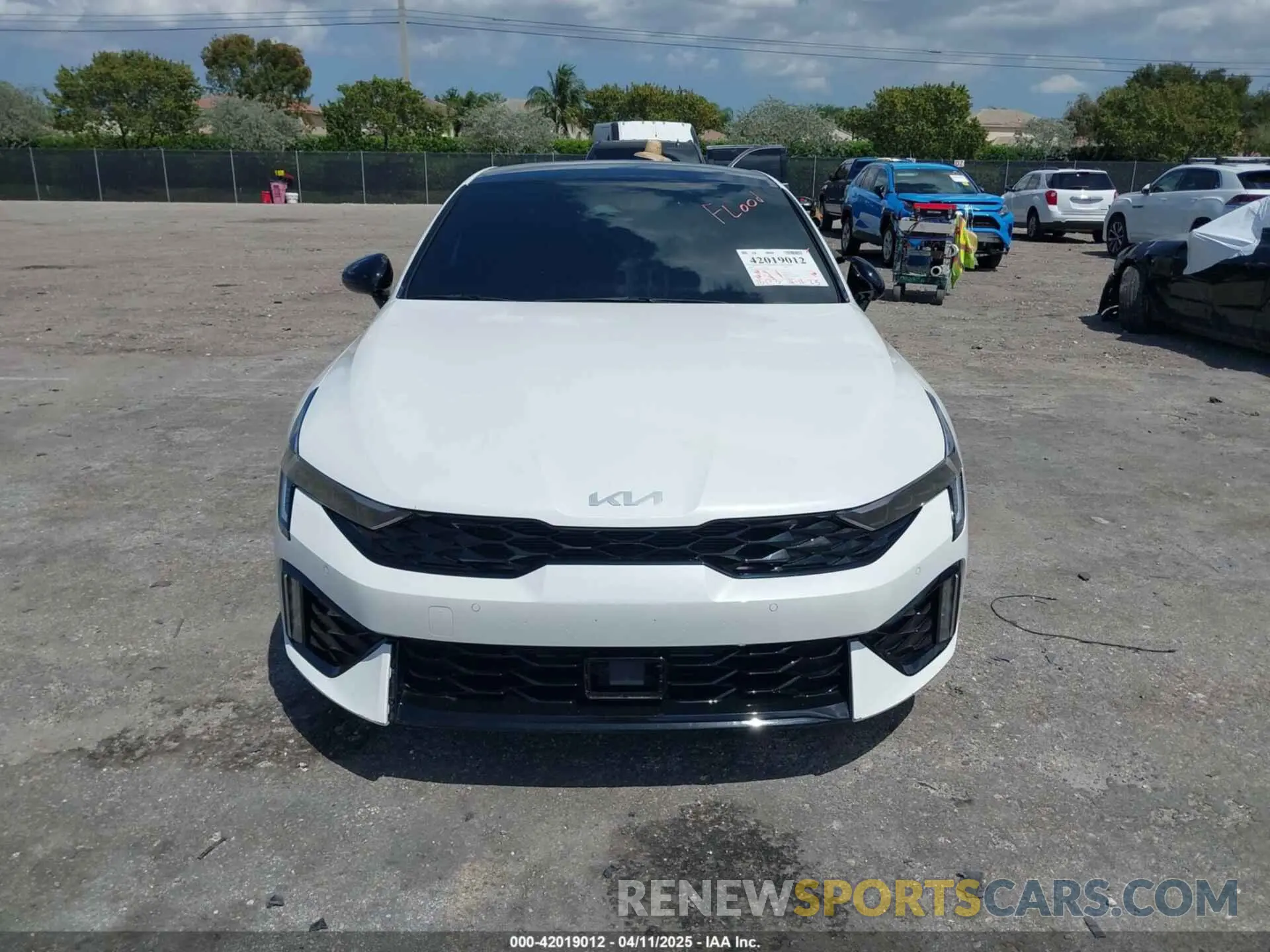 12 fotografías del automóvil dañado KNAG64J73S5269838 KIA K5 2025