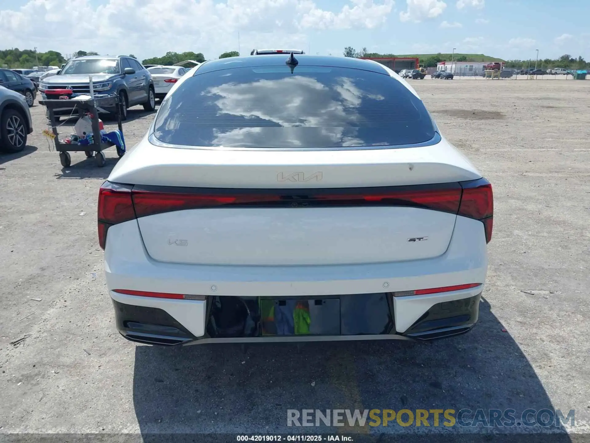 16 fotografías del automóvil dañado KNAG64J73S5269838 KIA K5 2025