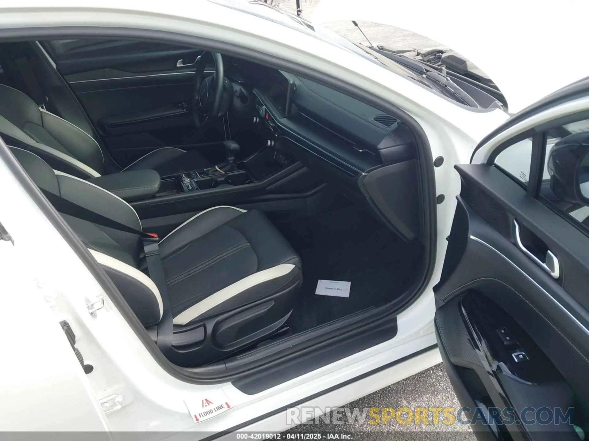 5 fotografías del automóvil dañado KNAG64J73S5269838 KIA K5 2025