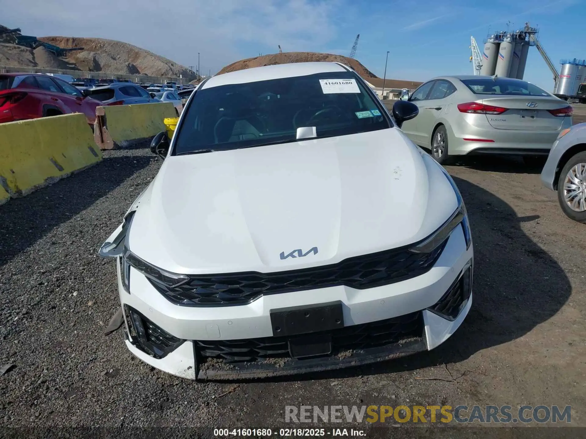 13 fotografías del automóvil dañado KNAG64J73S5280192 KIA K5 2025