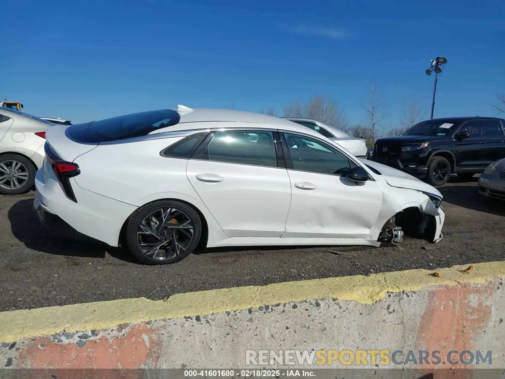 14 fotografías del automóvil dañado KNAG64J73S5280192 KIA K5 2025