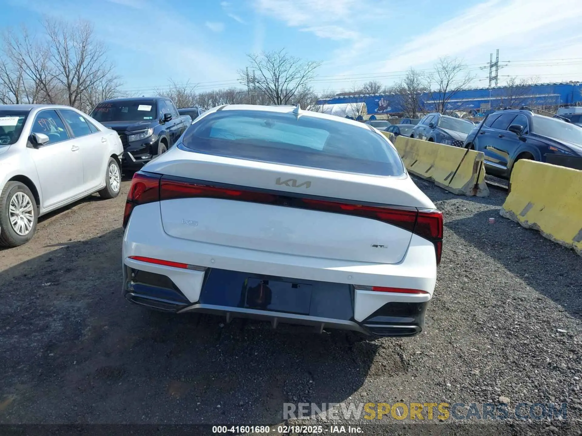 17 fotografías del automóvil dañado KNAG64J73S5280192 KIA K5 2025