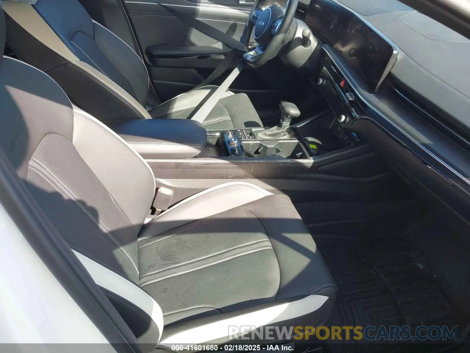 5 fotografías del automóvil dañado KNAG64J73S5280192 KIA K5 2025