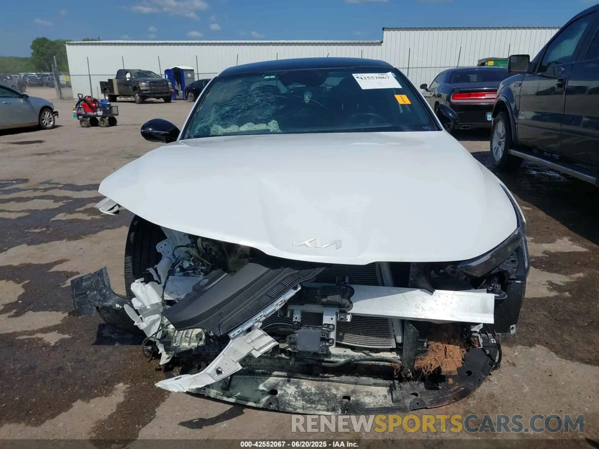13 fotografías del automóvil dañado KNAG64J73S5291726 KIA K5 2025
