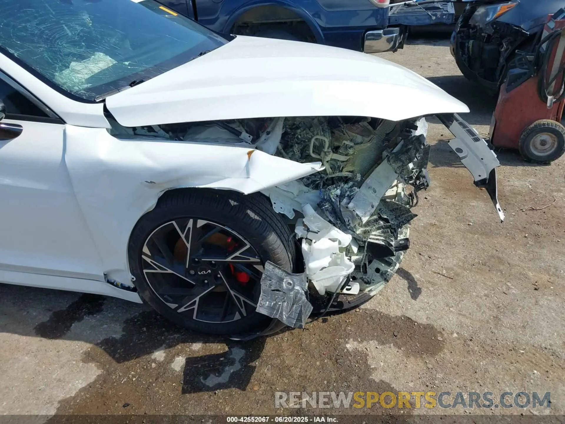 6 fotografías del automóvil dañado KNAG64J73S5291726 KIA K5 2025