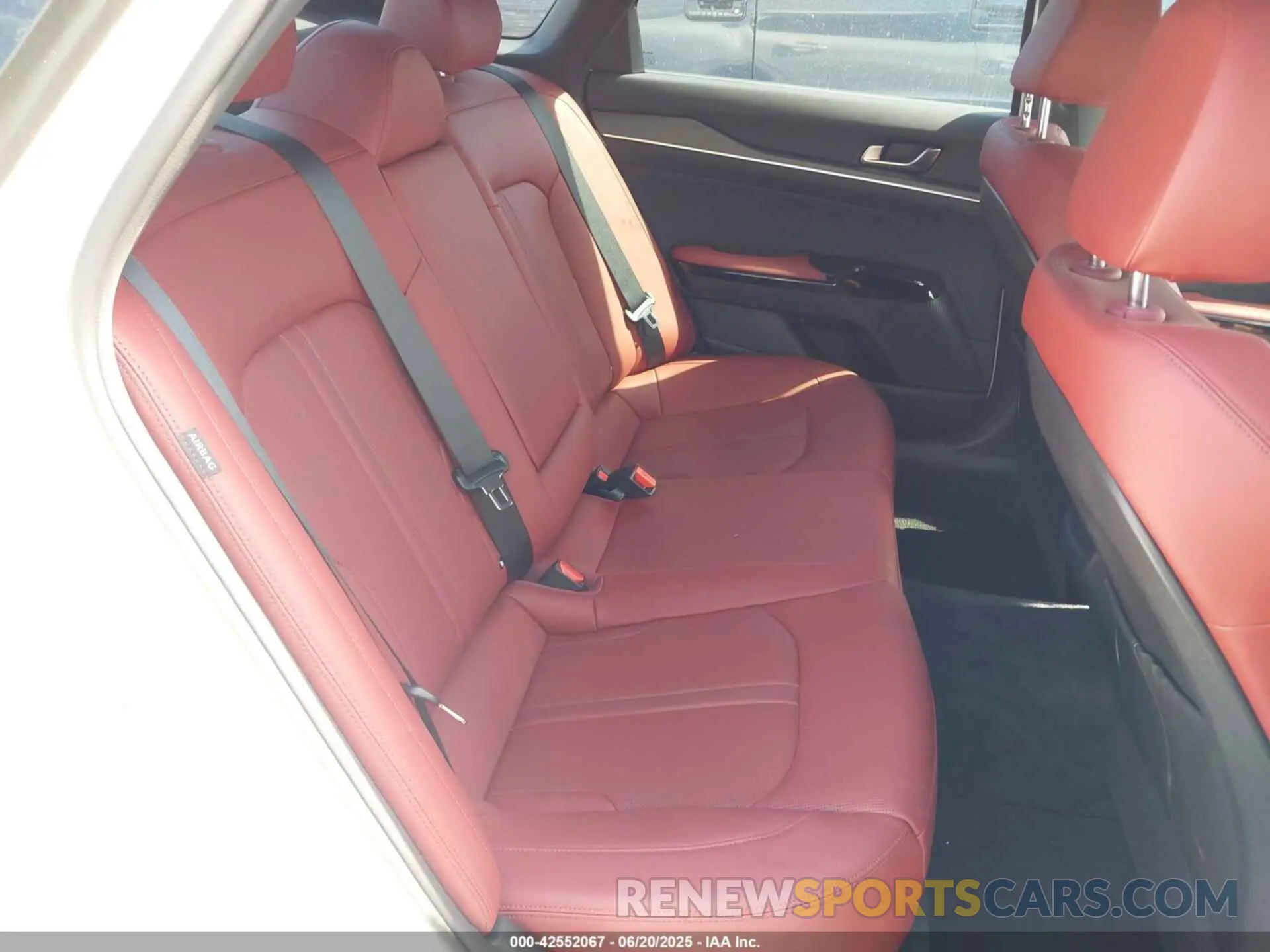 8 fotografías del automóvil dañado KNAG64J73S5291726 KIA K5 2025