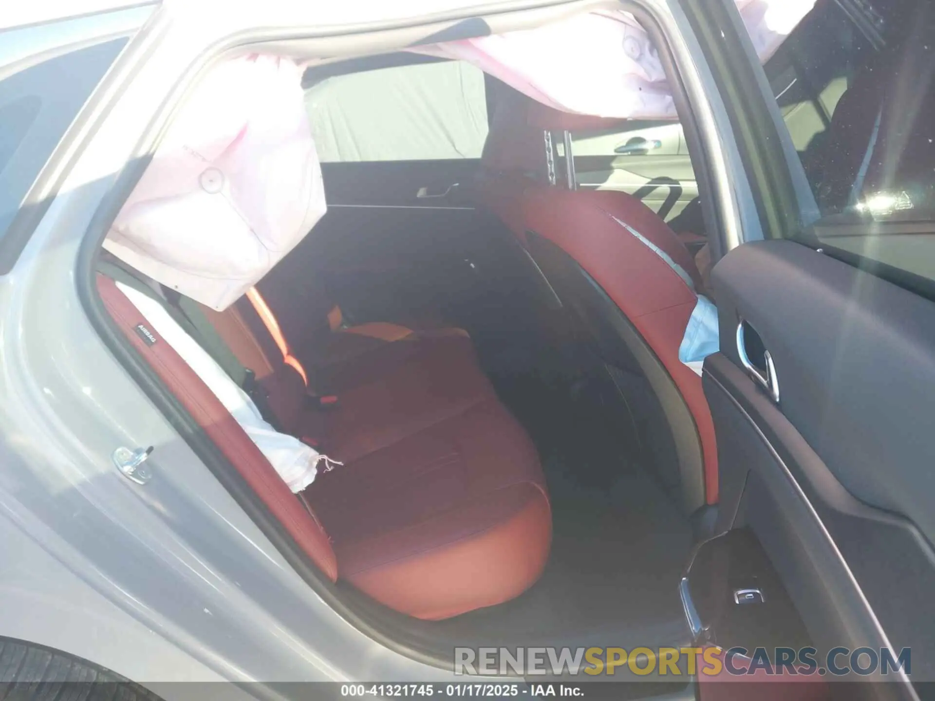 8 fotografías del automóvil dañado KNAG64J73S5316897 KIA K5 2025